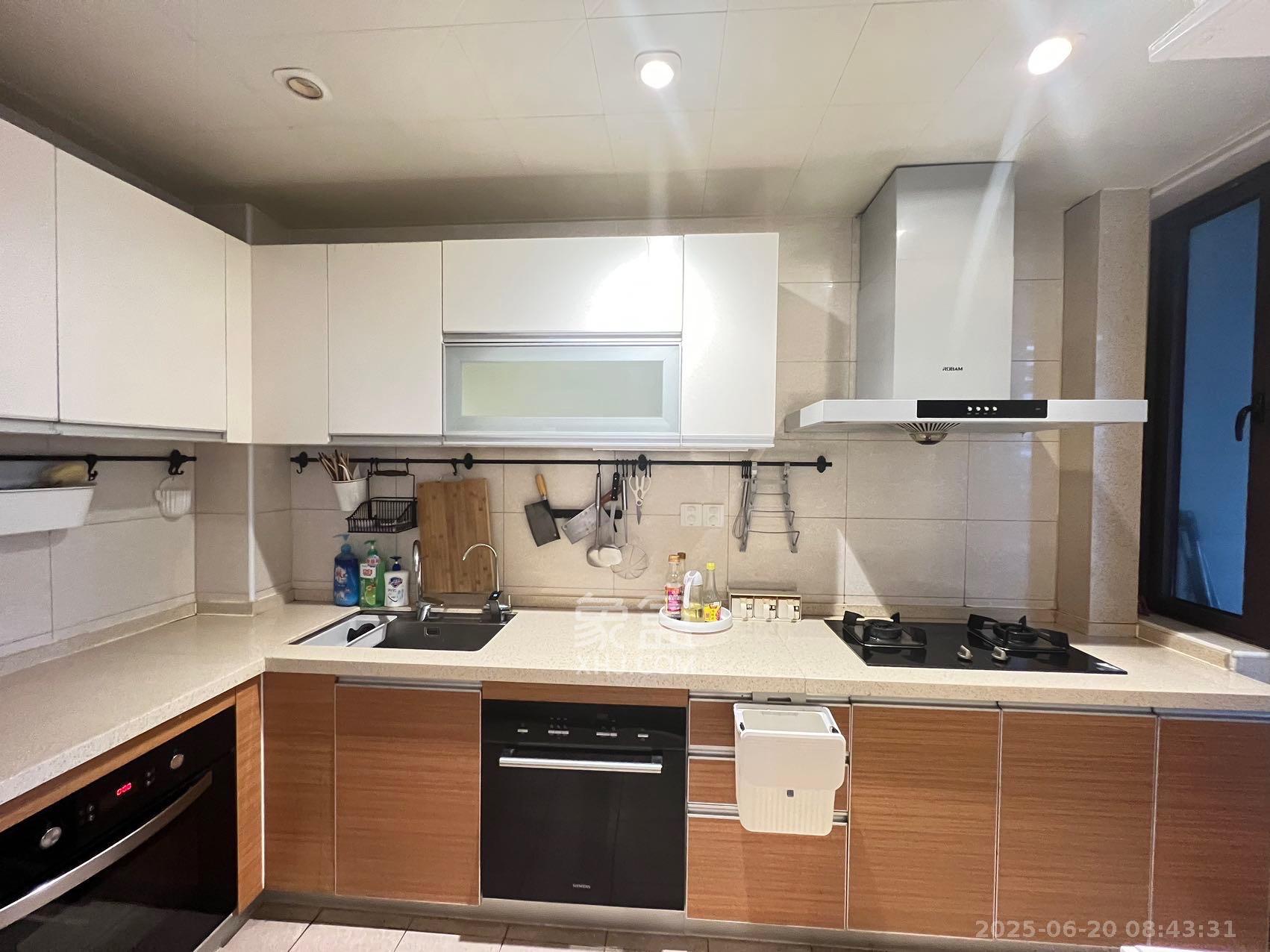 保利麓谷林语E区 1室2厅2卫 4500.0元/月 保利麓谷林语E区 1室2厅2卫 4500.0元/月室内图