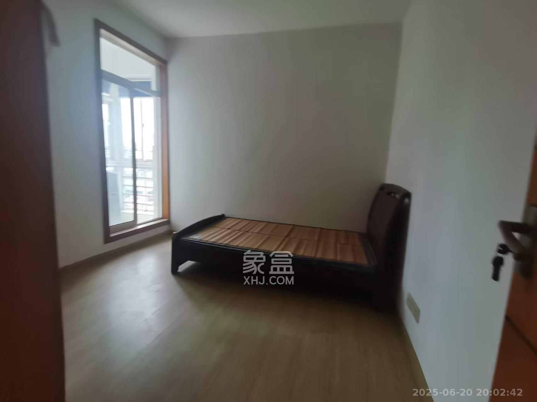 骆家坝小区 3室2厅1卫 1800.0元/月 骆家坝小区 3室2厅1卫 1800.0元/月室内图