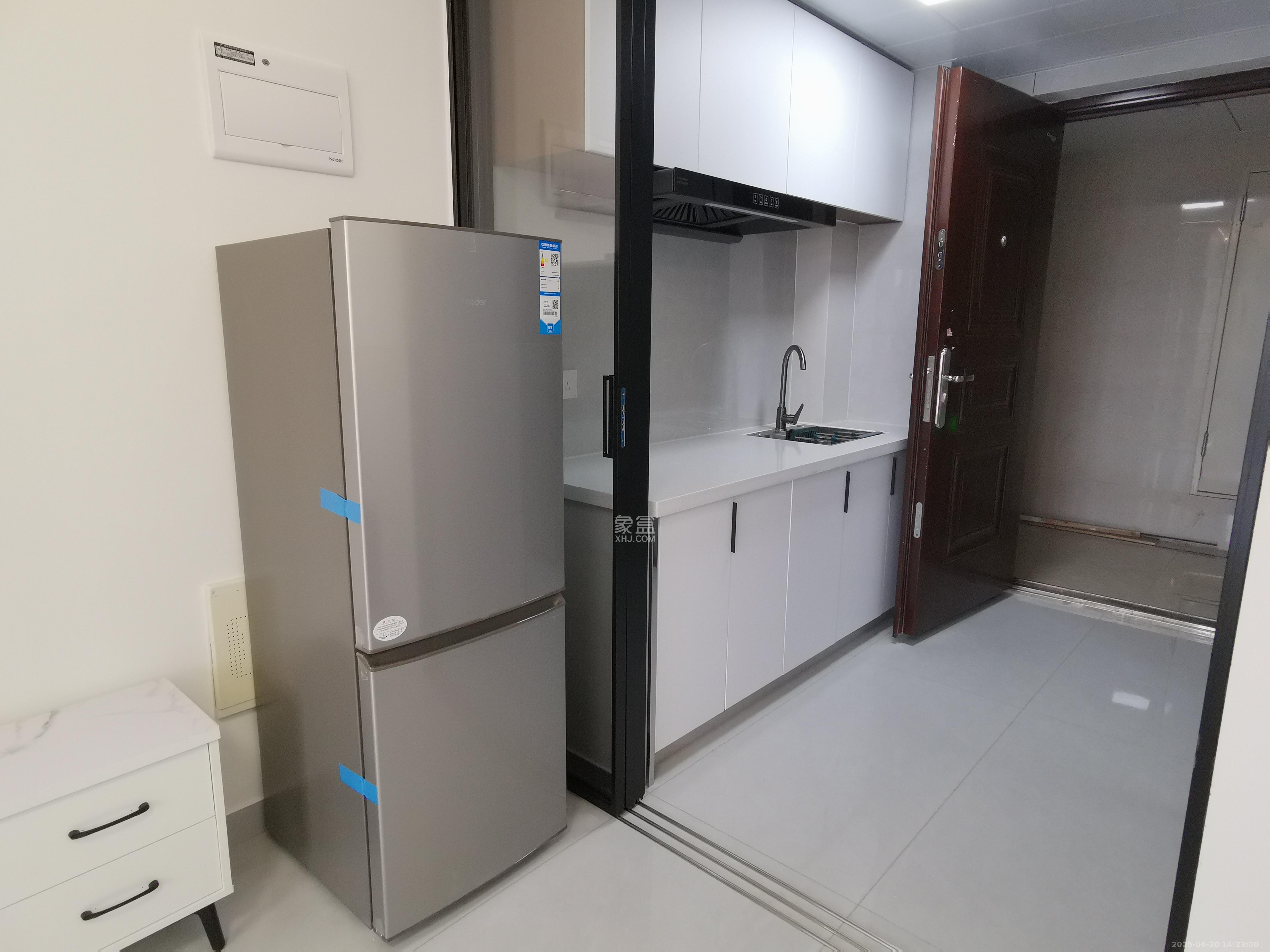 中海珑悦府  1室1厅1卫   1400.00元/月室内图