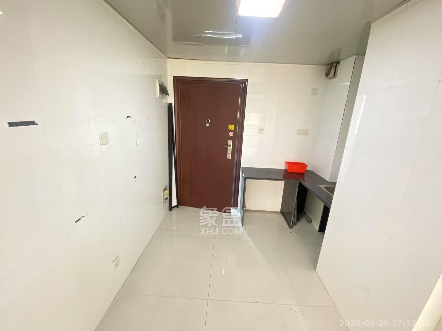 巧克力空间（建鸿达现代大厦）  1室1厅1卫   1400.00元/月室内图