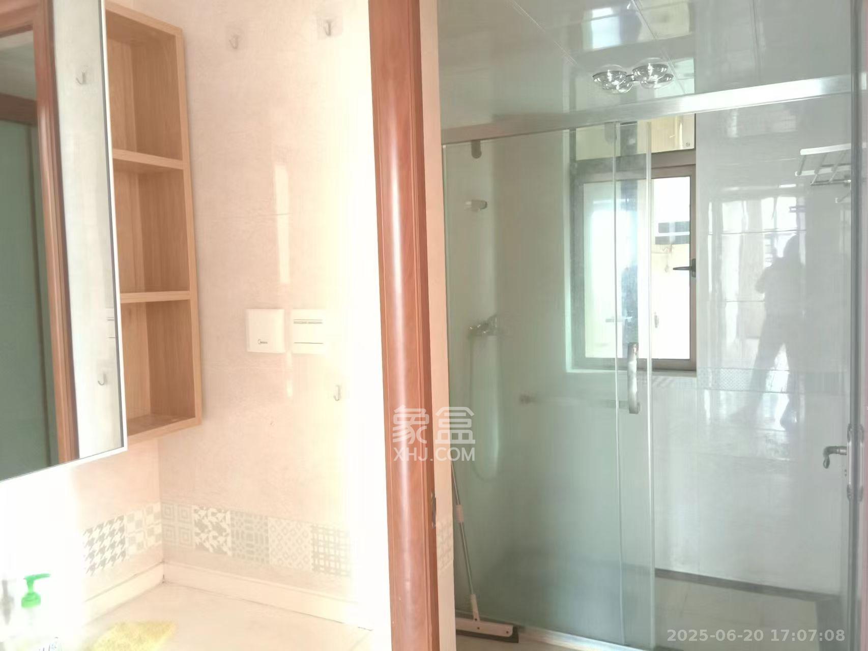 江山帝景哈佛  3室2厅1卫    2200.0元/月 江山帝景哈佛  3室2厅1卫    2200.0元/月室内图