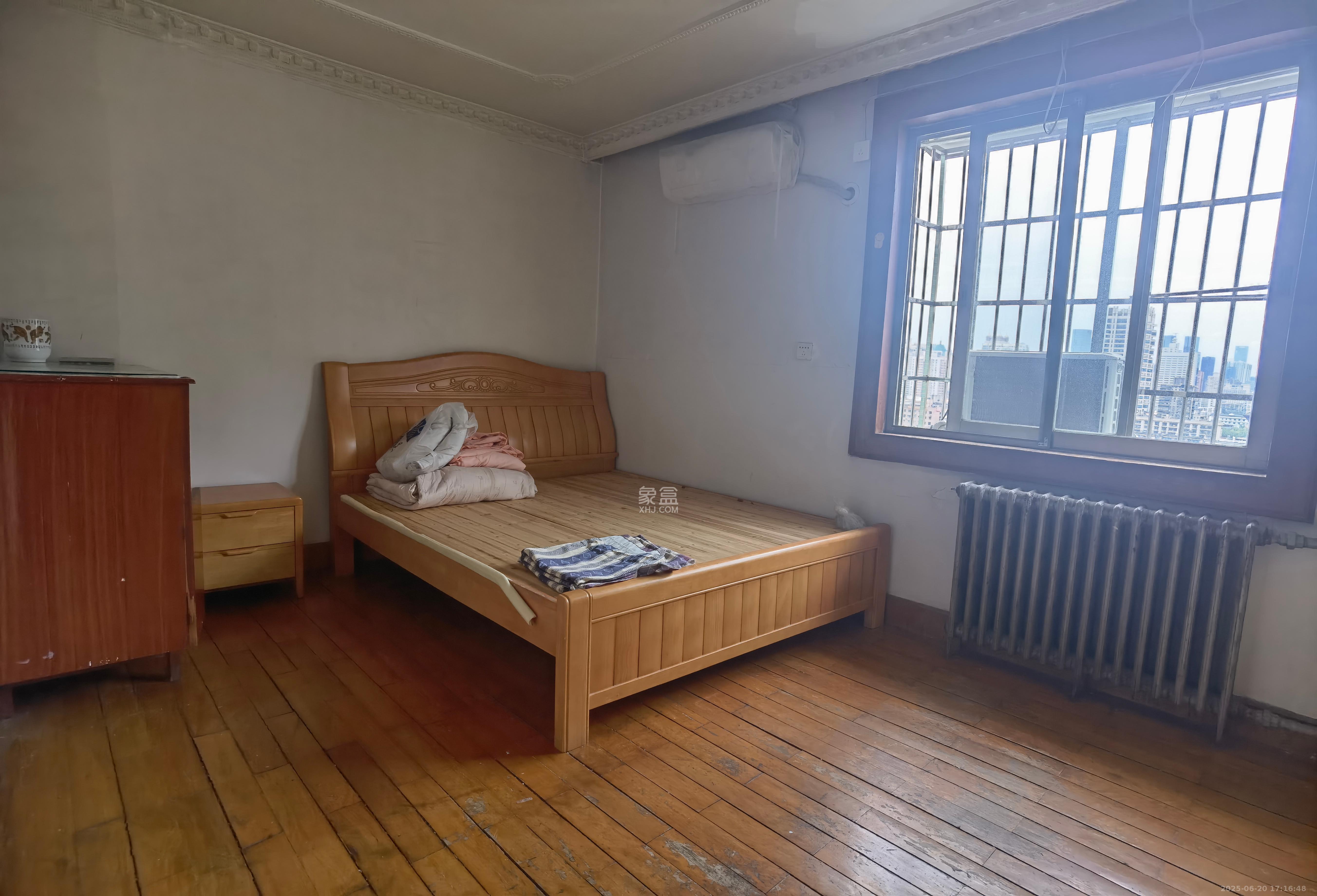 省政府机关梓园住宅区 3室1厅1卫 2400.0元/月 省政府机关梓园住宅区 3室1厅1卫 2400.0元/月室内图