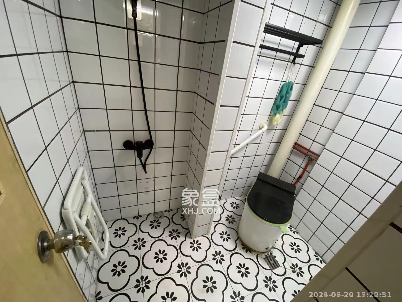 十一中学单位宿舍 3室1厅1卫 2000.0元/月 十一中学单位宿舍 3室1厅1卫 2000.0元/月室内图