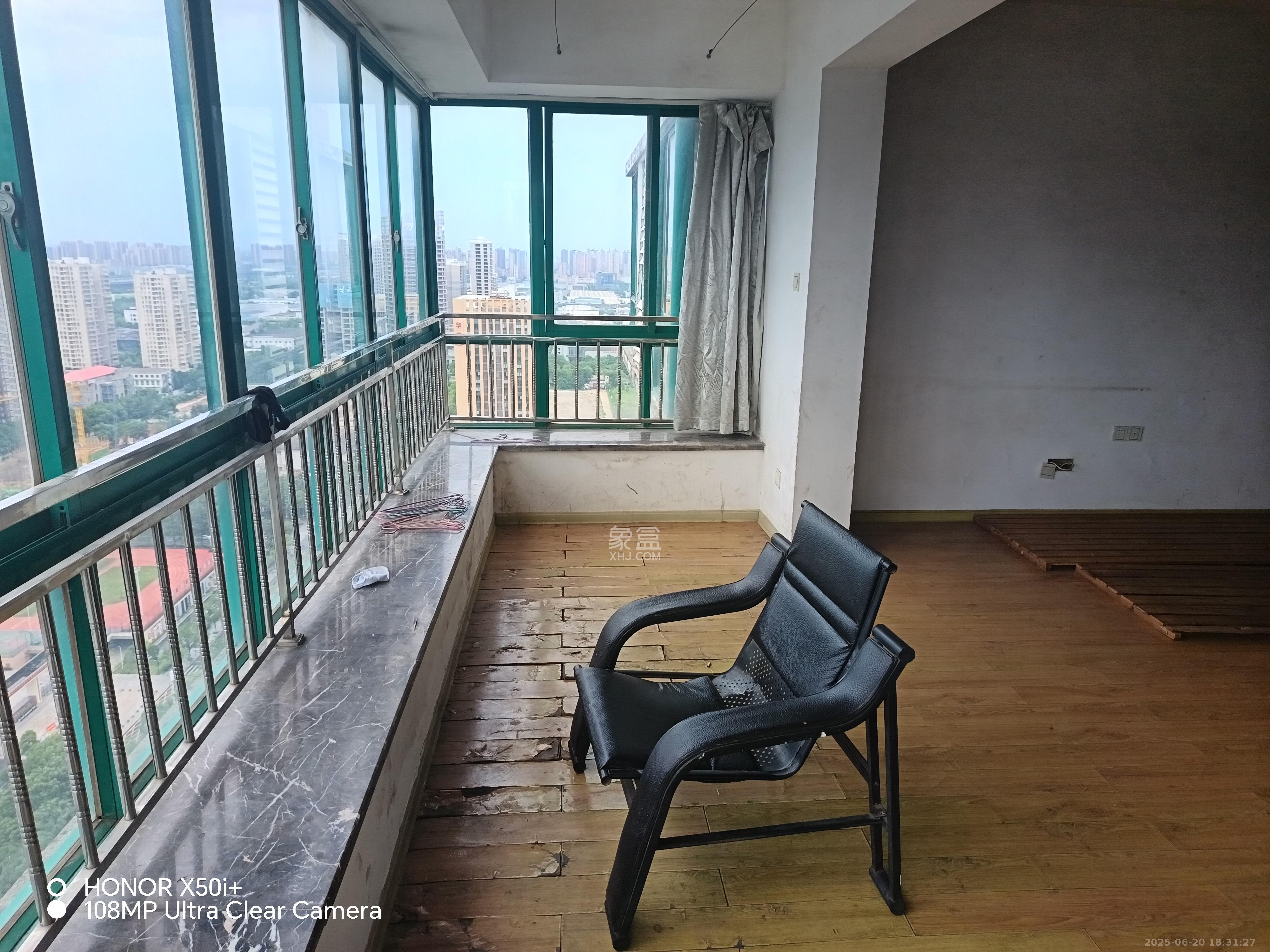 明城公寓  1室2厅1卫    2500.0元/月 明城公寓  1室2厅1卫    2500.0元/月室内图