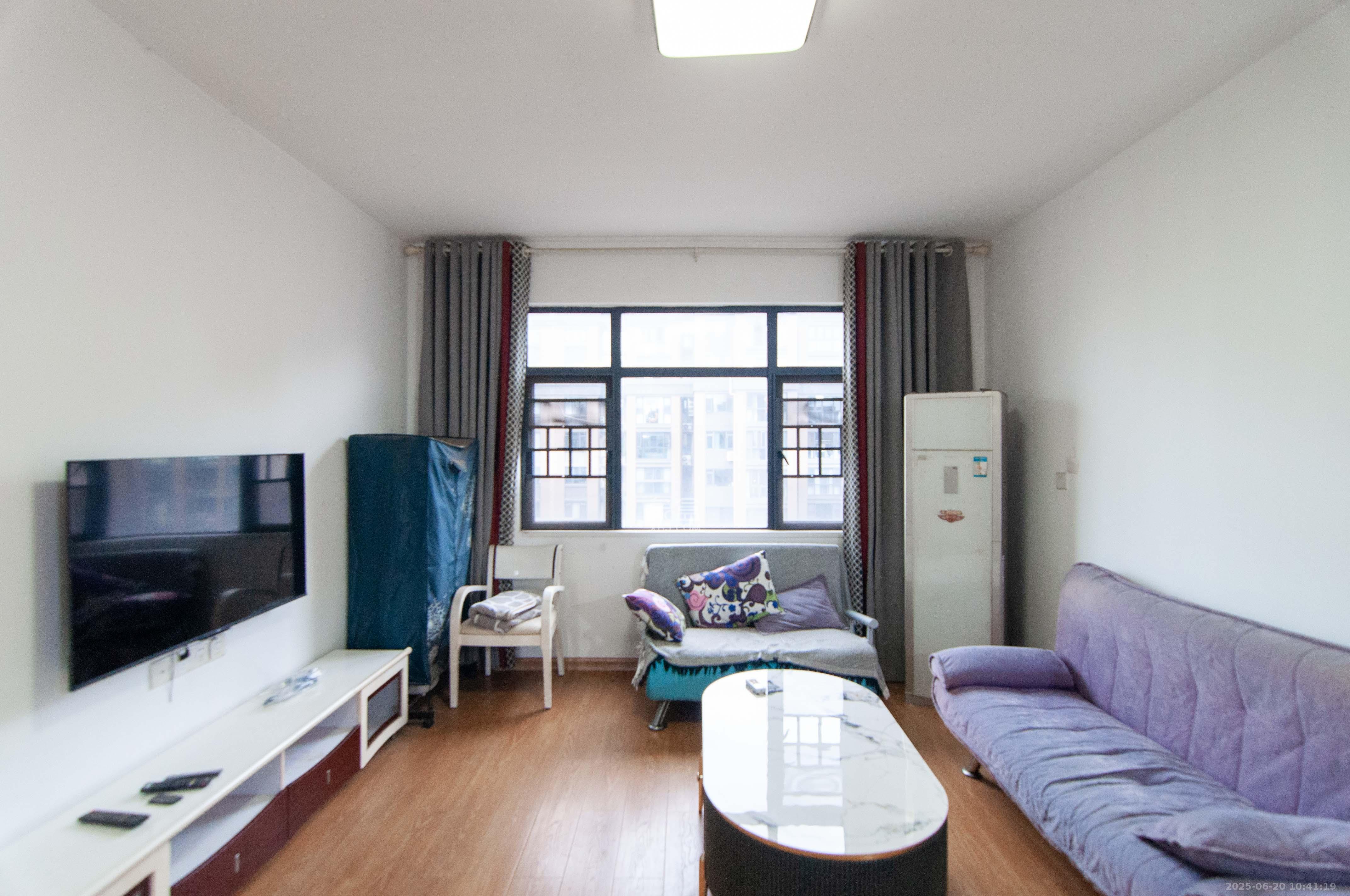 中央美郡 4室2厅2卫 139.8万 中央美郡 4室2厅2卫 139.8万客厅