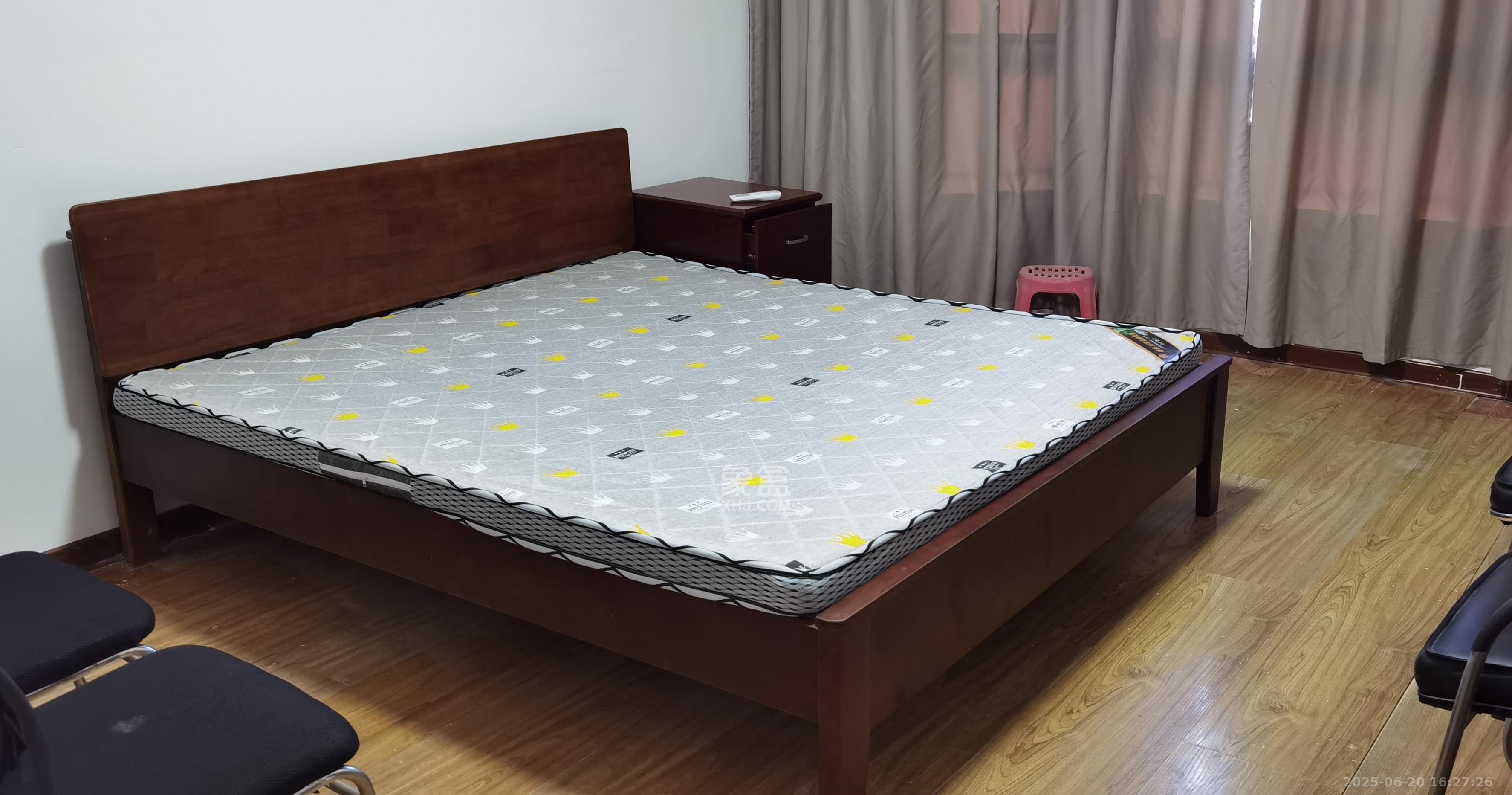 上海城小区  3室2厅2卫   2500.00元/月室内图