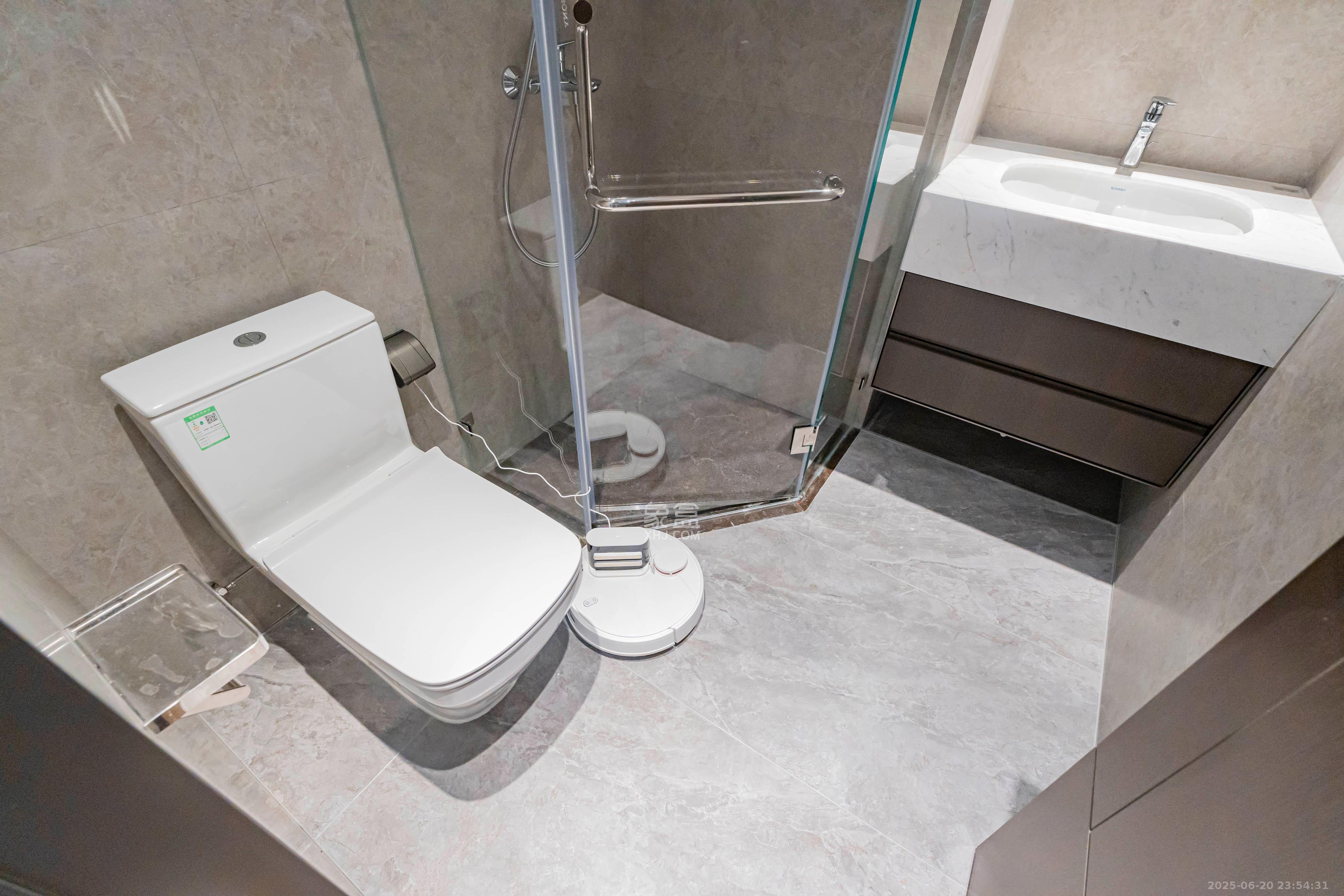 万科瑧湾汇  4室2厅3卫    568.0万 万科瑧湾汇  4室2厅3卫    568.0万卫生间