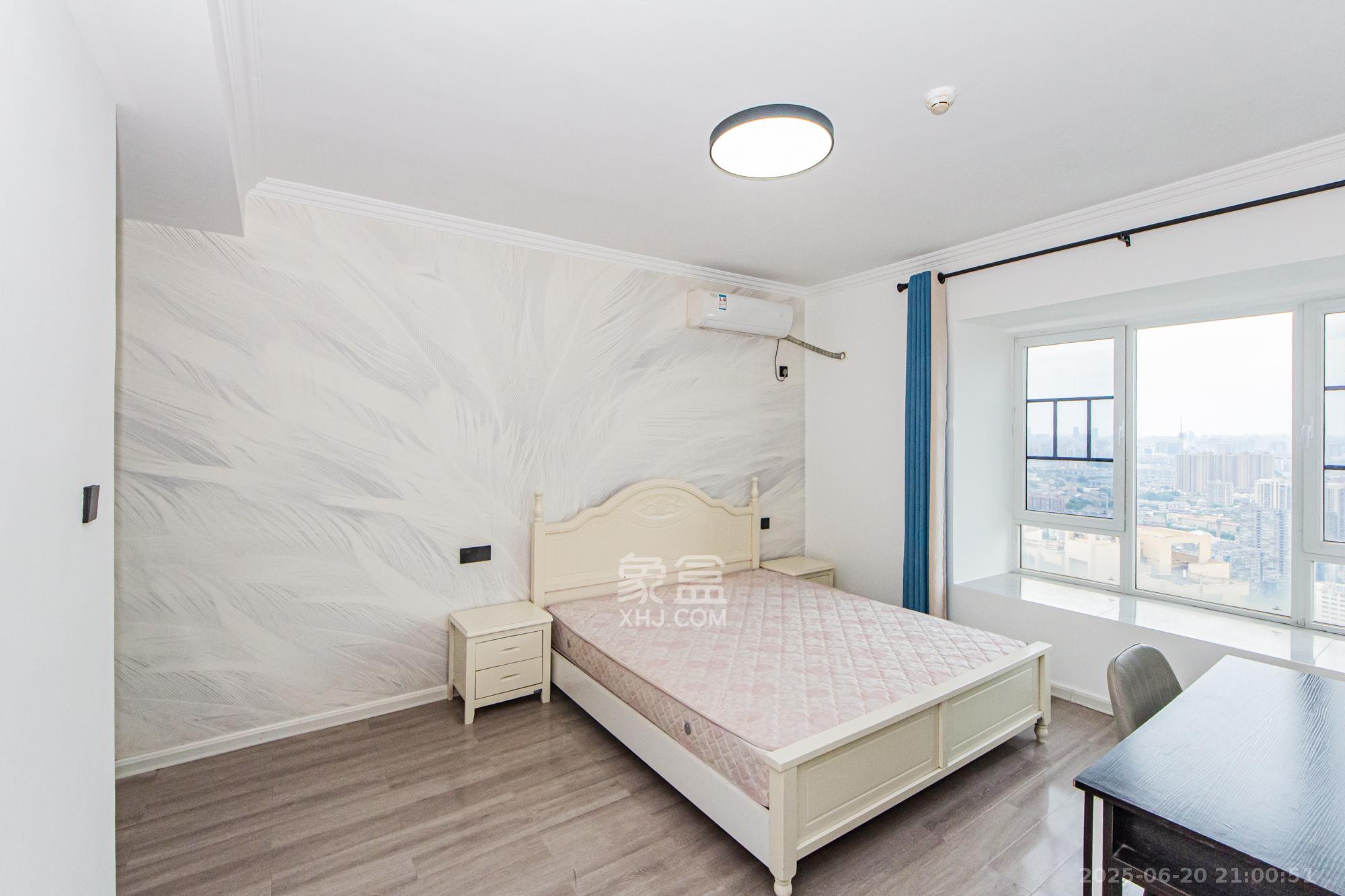 北辰三角洲C3区 3室2厅2卫 136.0万 北辰三角洲C3区 3室2厅2卫 136.0万卧室