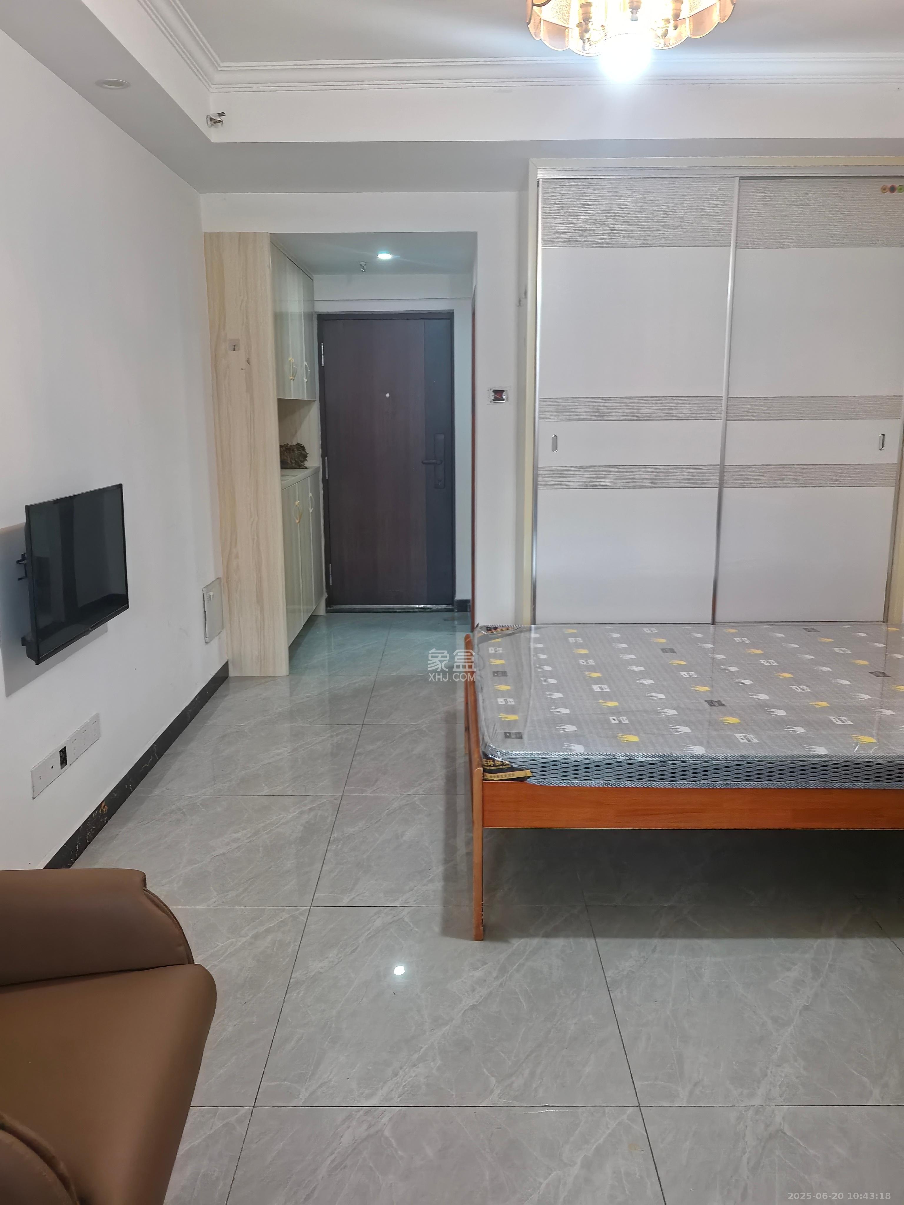 国泰九龙湾  1室1厅1卫    1300.0元/月 国泰九龙湾  1室1厅1卫    1300.0元/月室内图