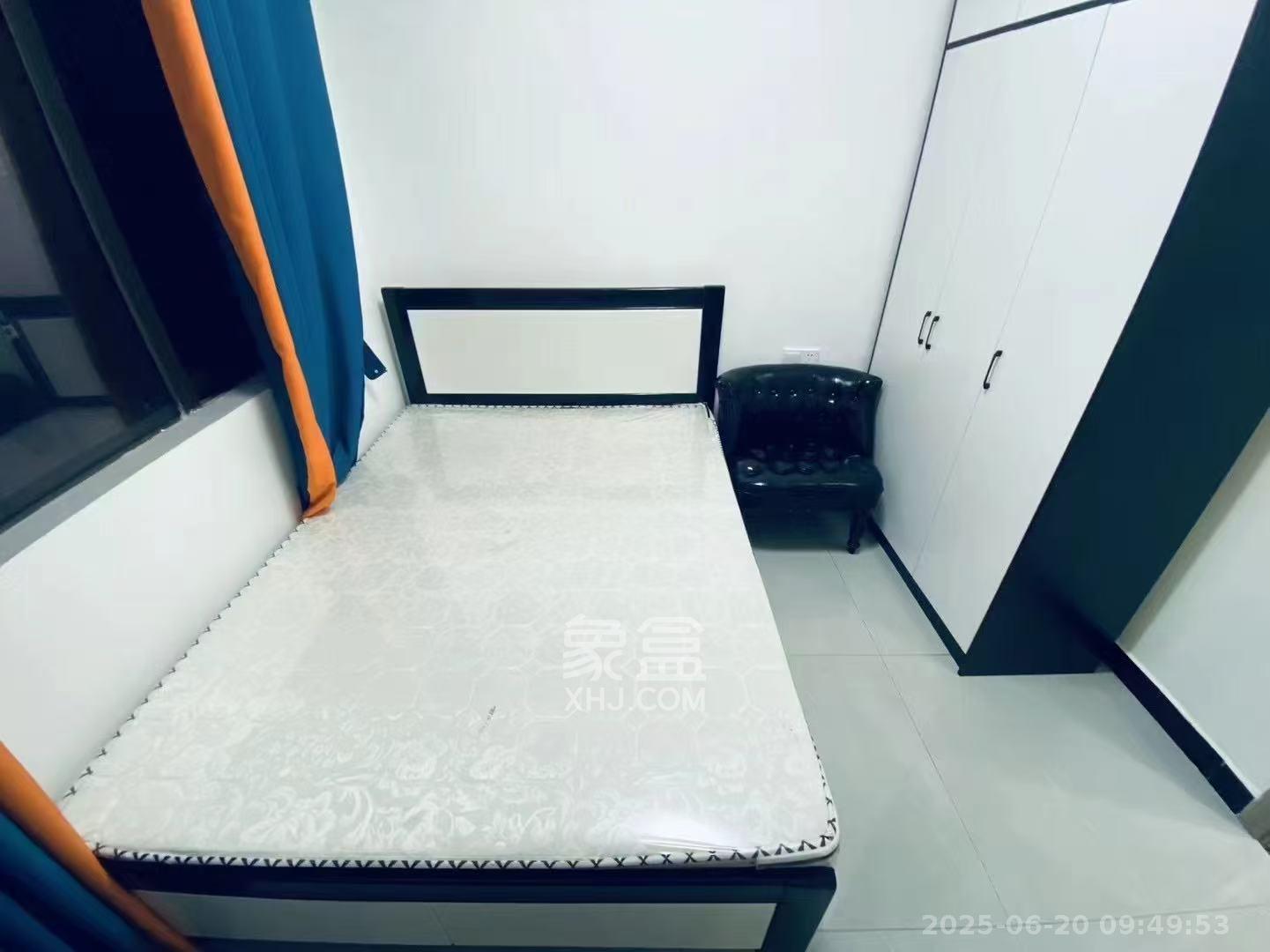 上园商住小区  3室2厅1卫   2900.00元/月室内图