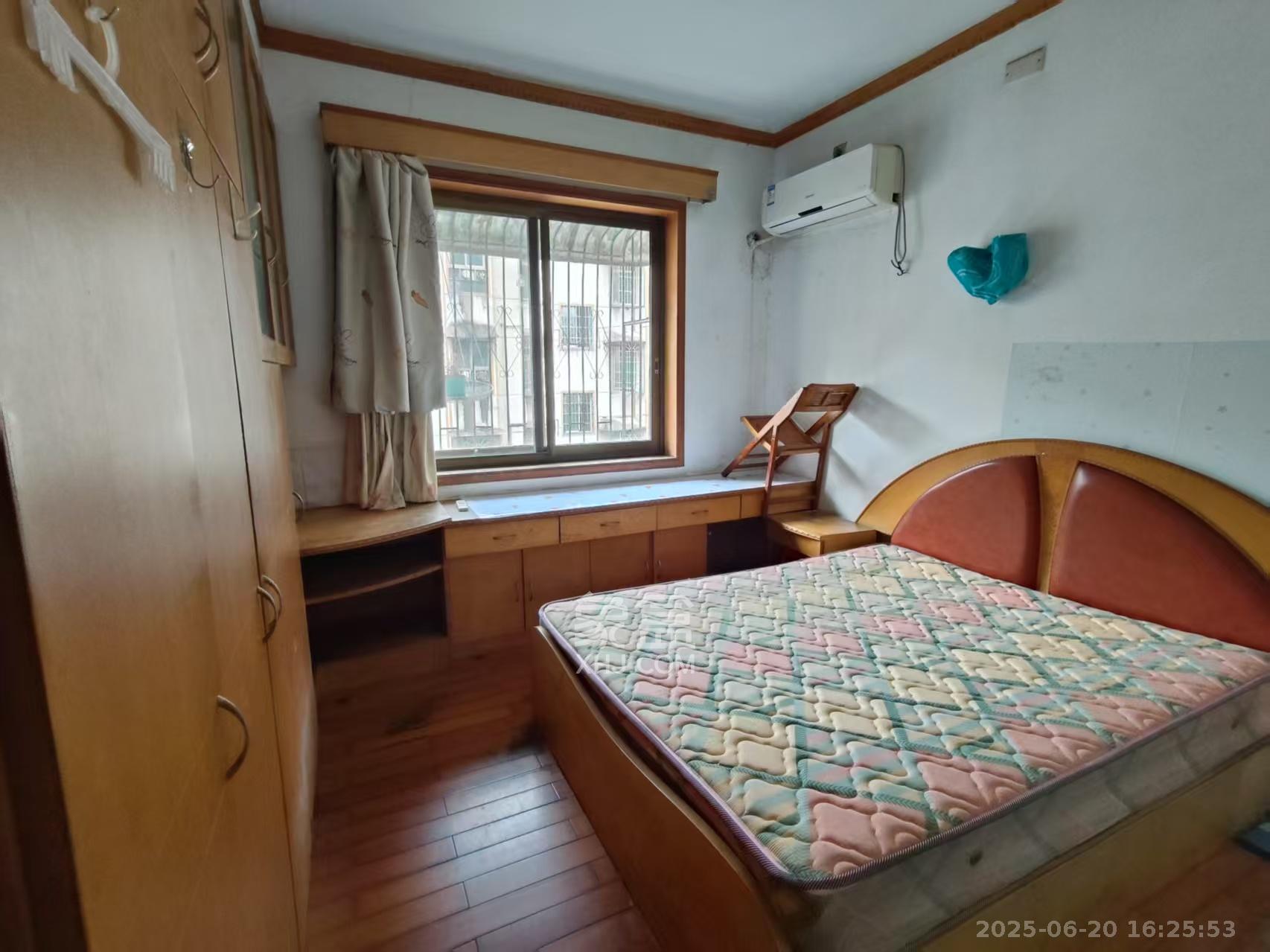 新湘路社区 3室2厅2卫 2400.0元/月 新湘路社区 3室2厅2卫 2400.0元/月室内图