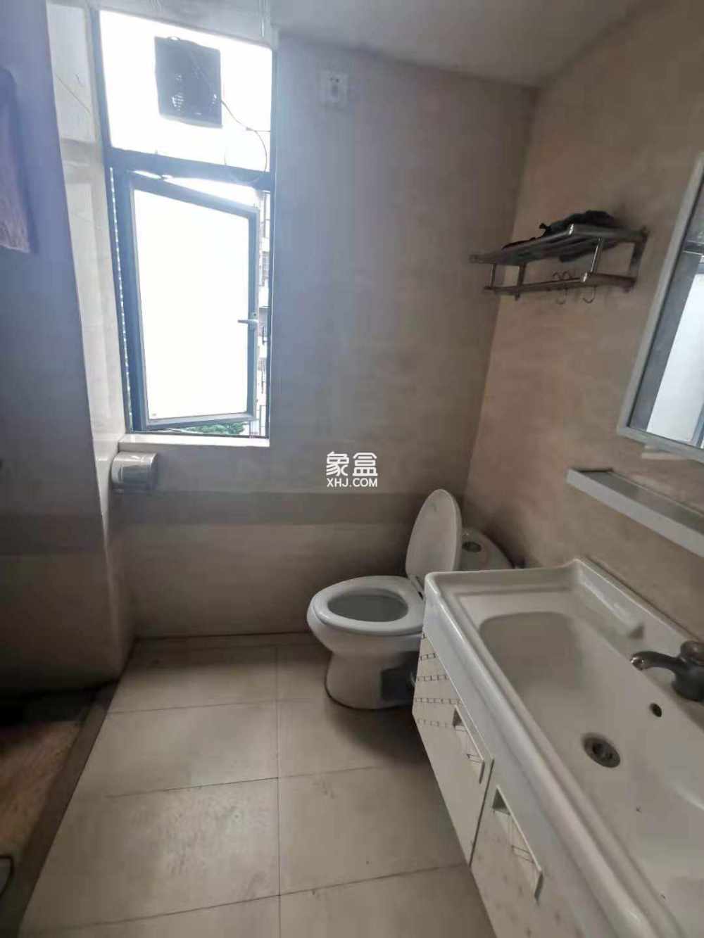 珠江愉景新城  1室1厅1卫   1800.00元/月室内图