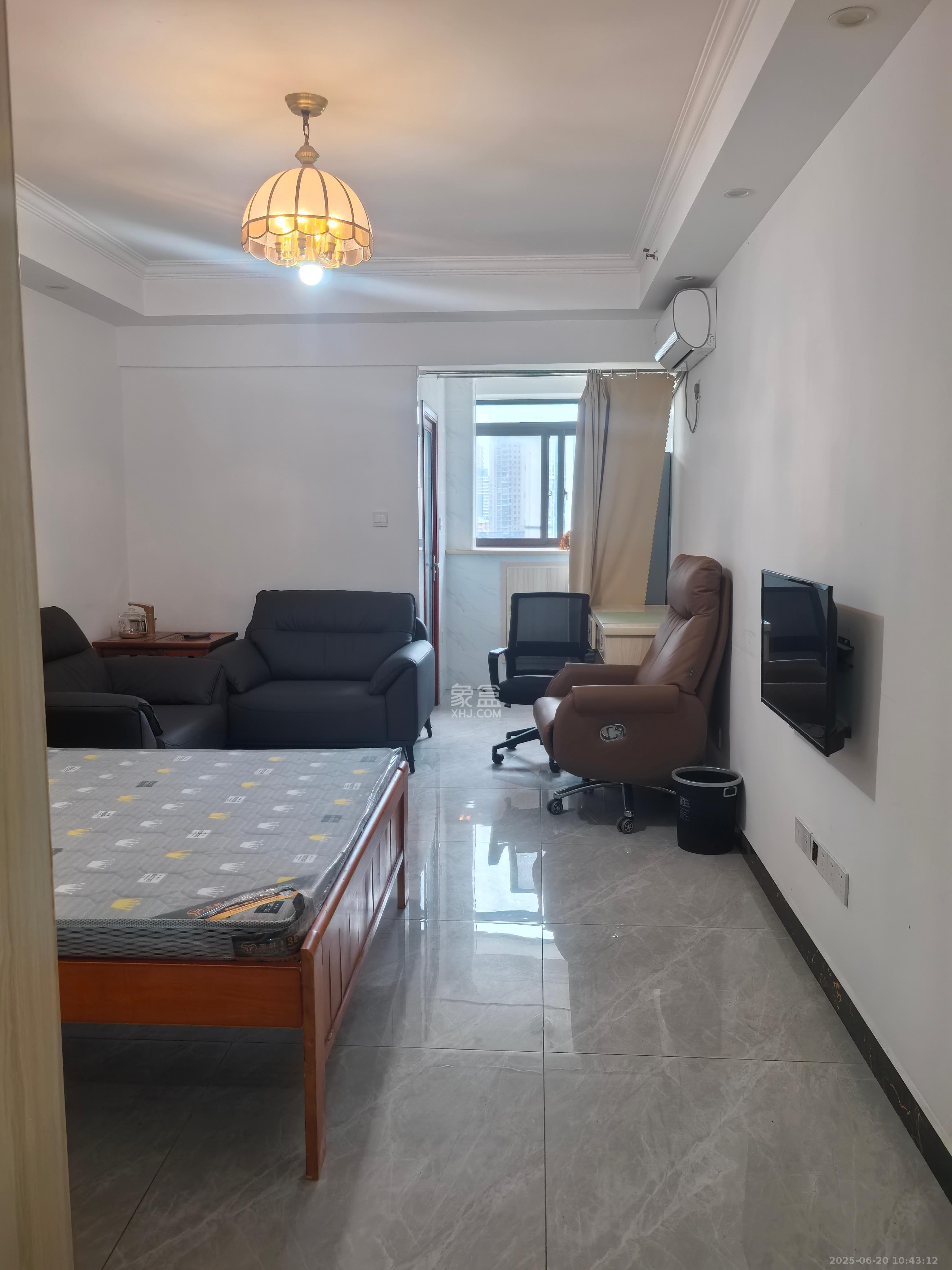 国泰九龙湾  1室1厅1卫    1300.0元/月 国泰九龙湾  1室1厅1卫    1300.0元/月室内图1