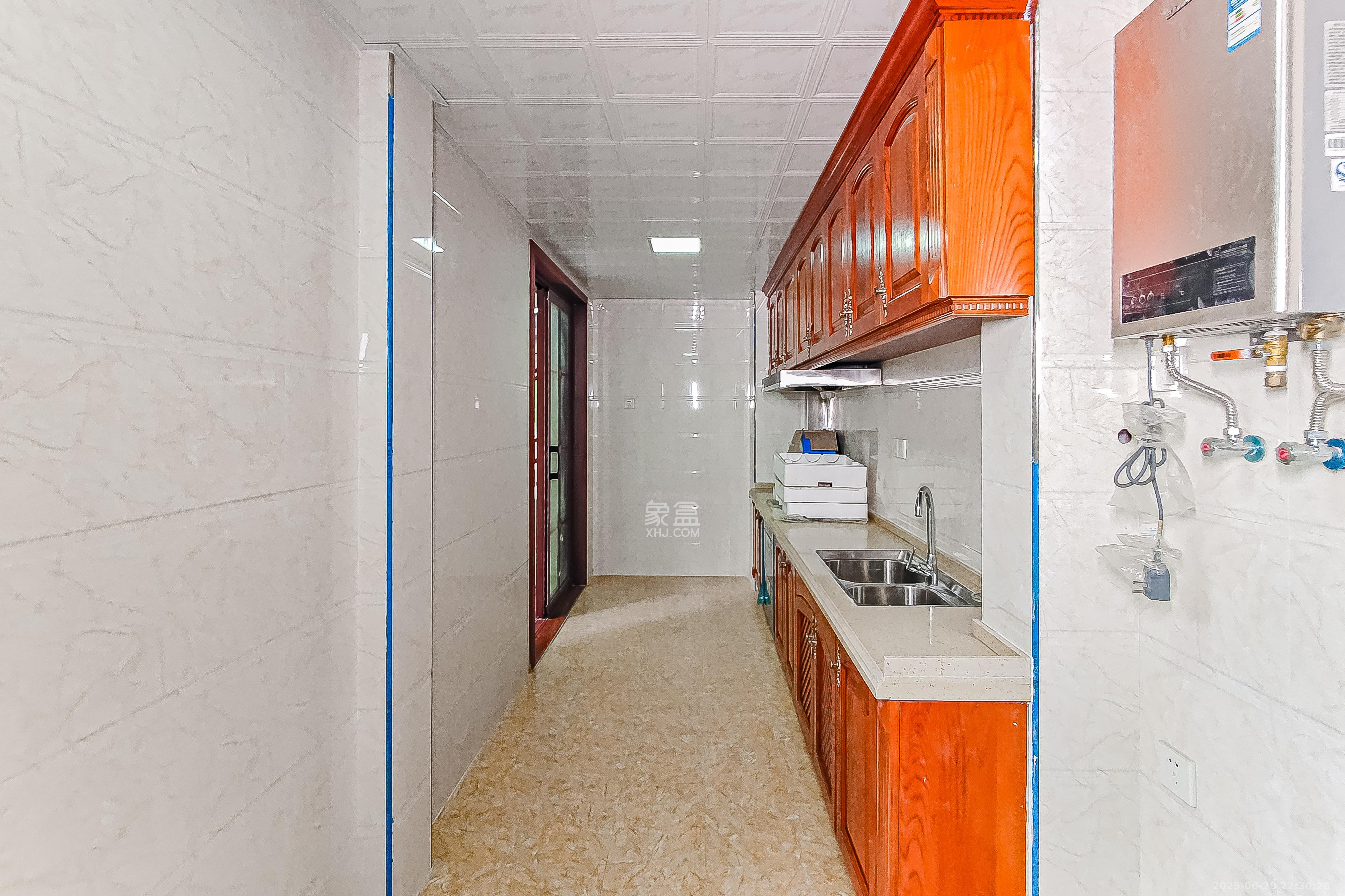 华润凤凰城三期  4室2厅2卫    127.5万 华润凤凰城三期  4室2厅2卫    127.5万厨房