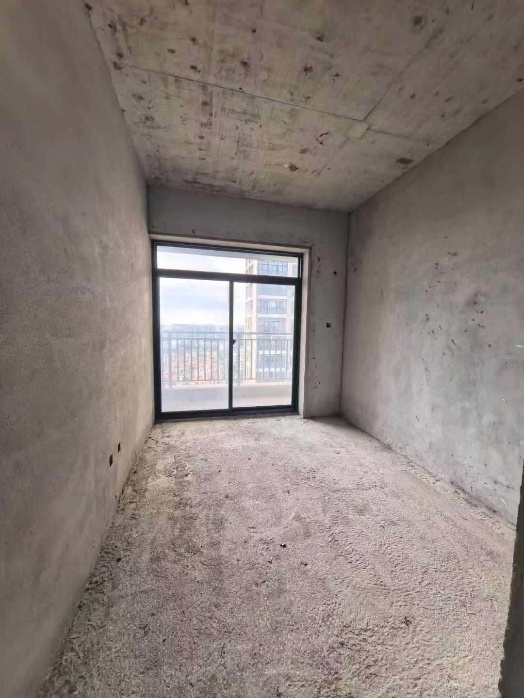 蓝城一号 4室2厅2卫 388.0万 蓝城一号 4室2厅2卫 388.0万室内图