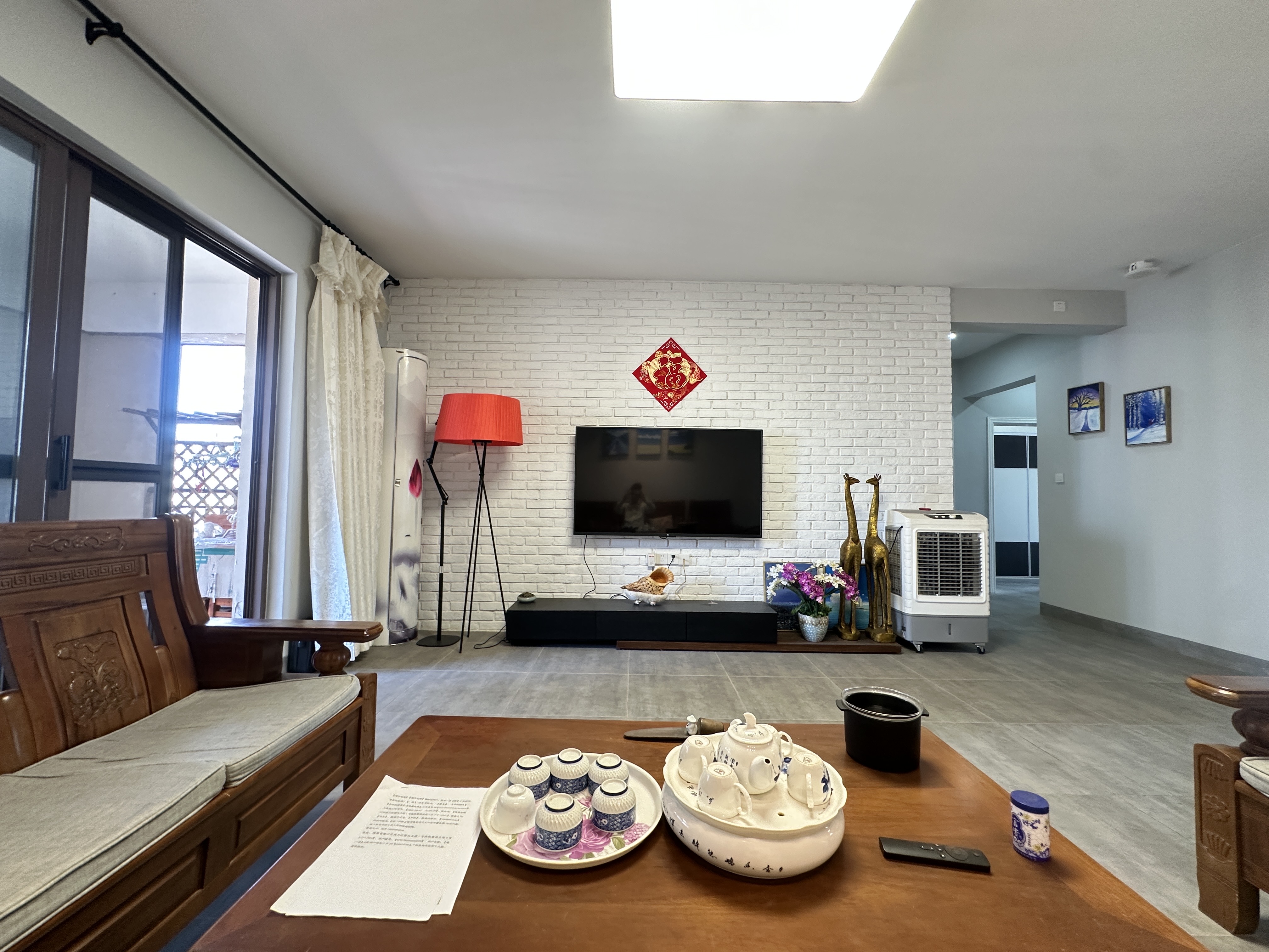 海航豪庭北苑 4室2厅3卫 440.0万 海航豪庭北苑 4室2厅3卫 440.0万客厅