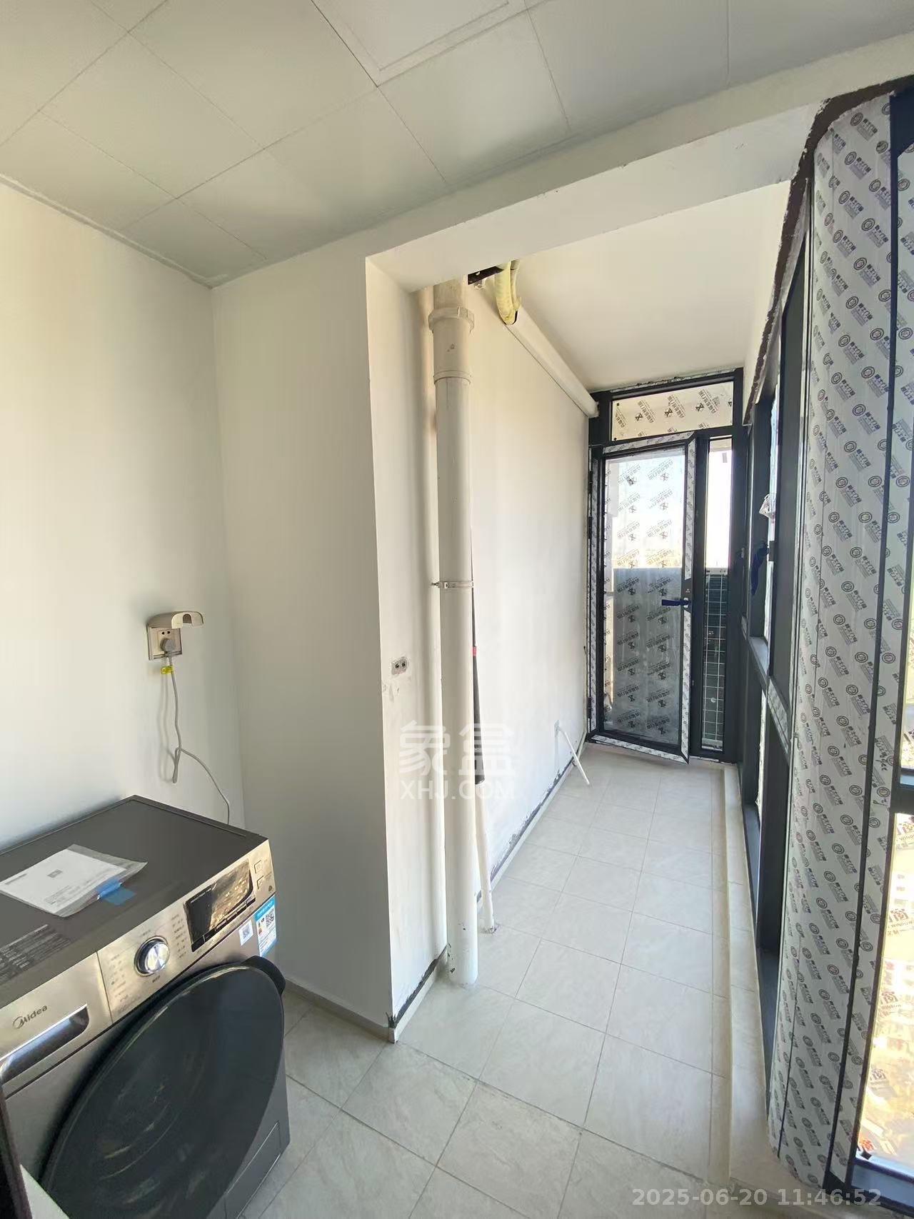 中欣楚天御府E区  4室2厅2卫    3500.0元/月 中欣楚天御府E区  4室2厅2卫    3500.0元/月室内图