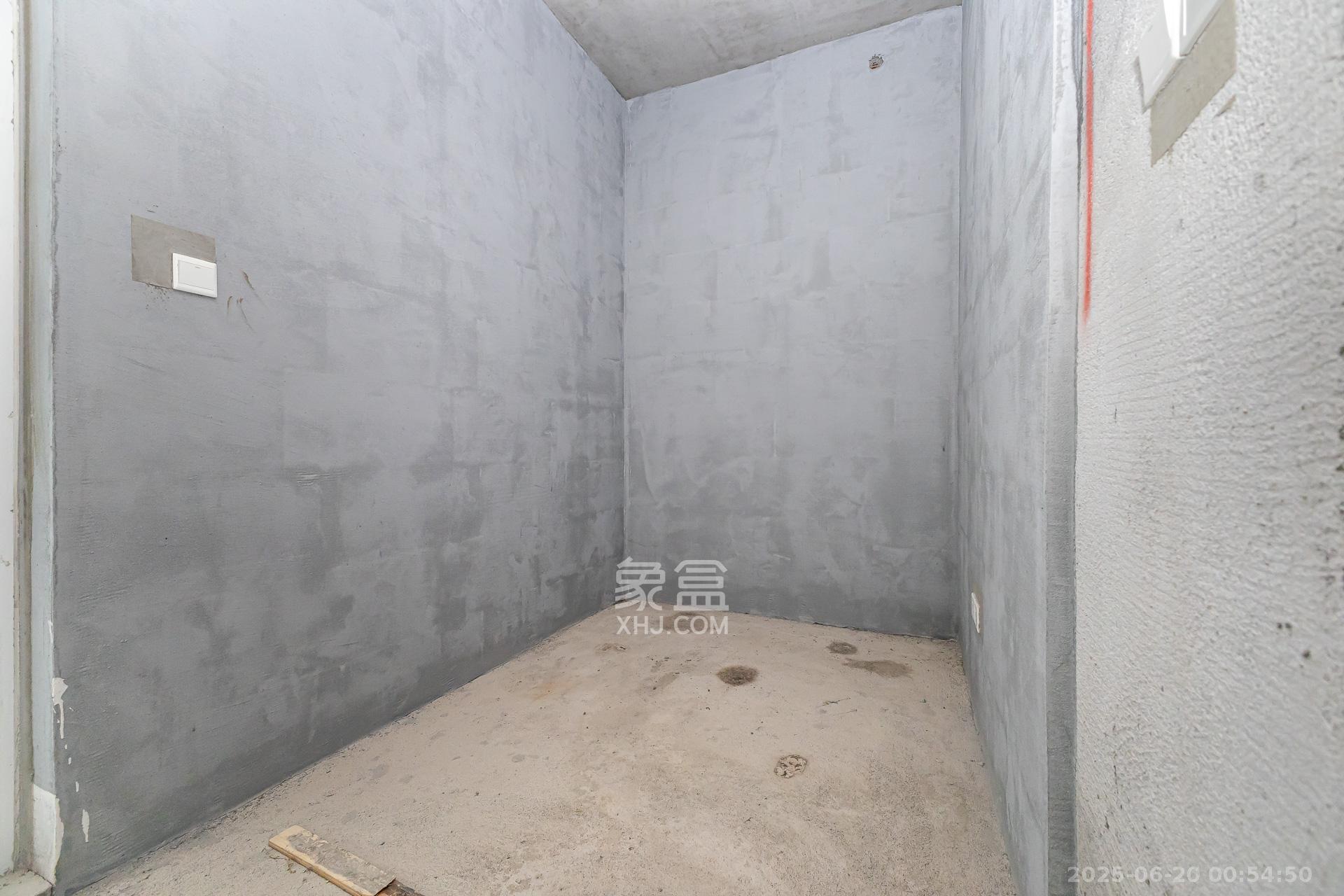 新城观山印 5室2厅2卫 350.0万 新城观山印 5室2厅2卫 350.0万卧室