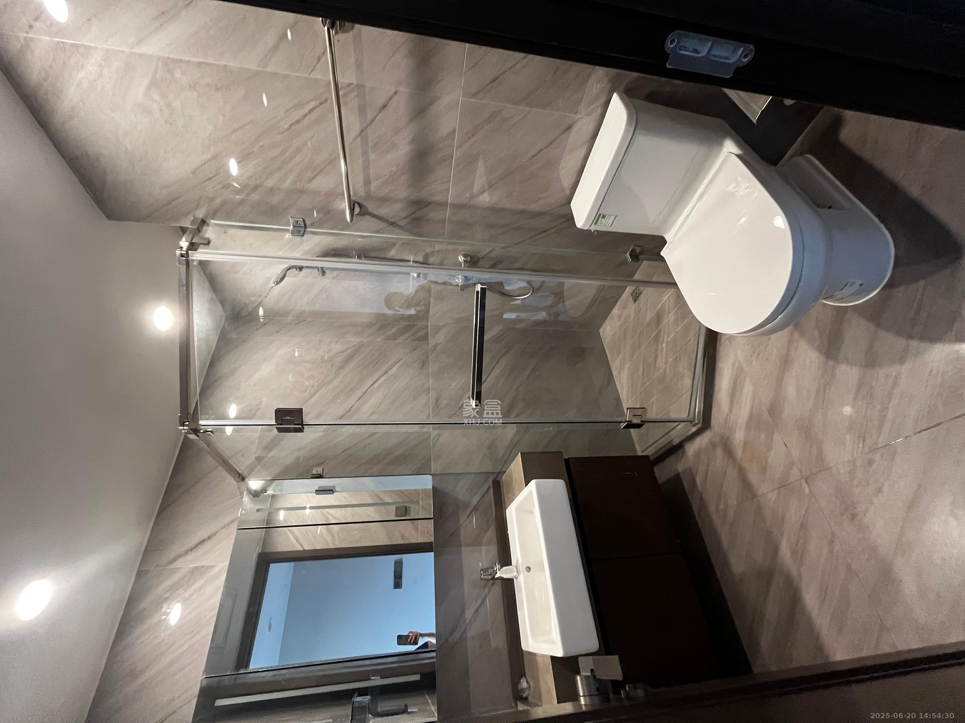 龙湖舜山府 4室2厅2卫 5000.0元/月 龙湖舜山府 4室2厅2卫 5000.0元/月室内图