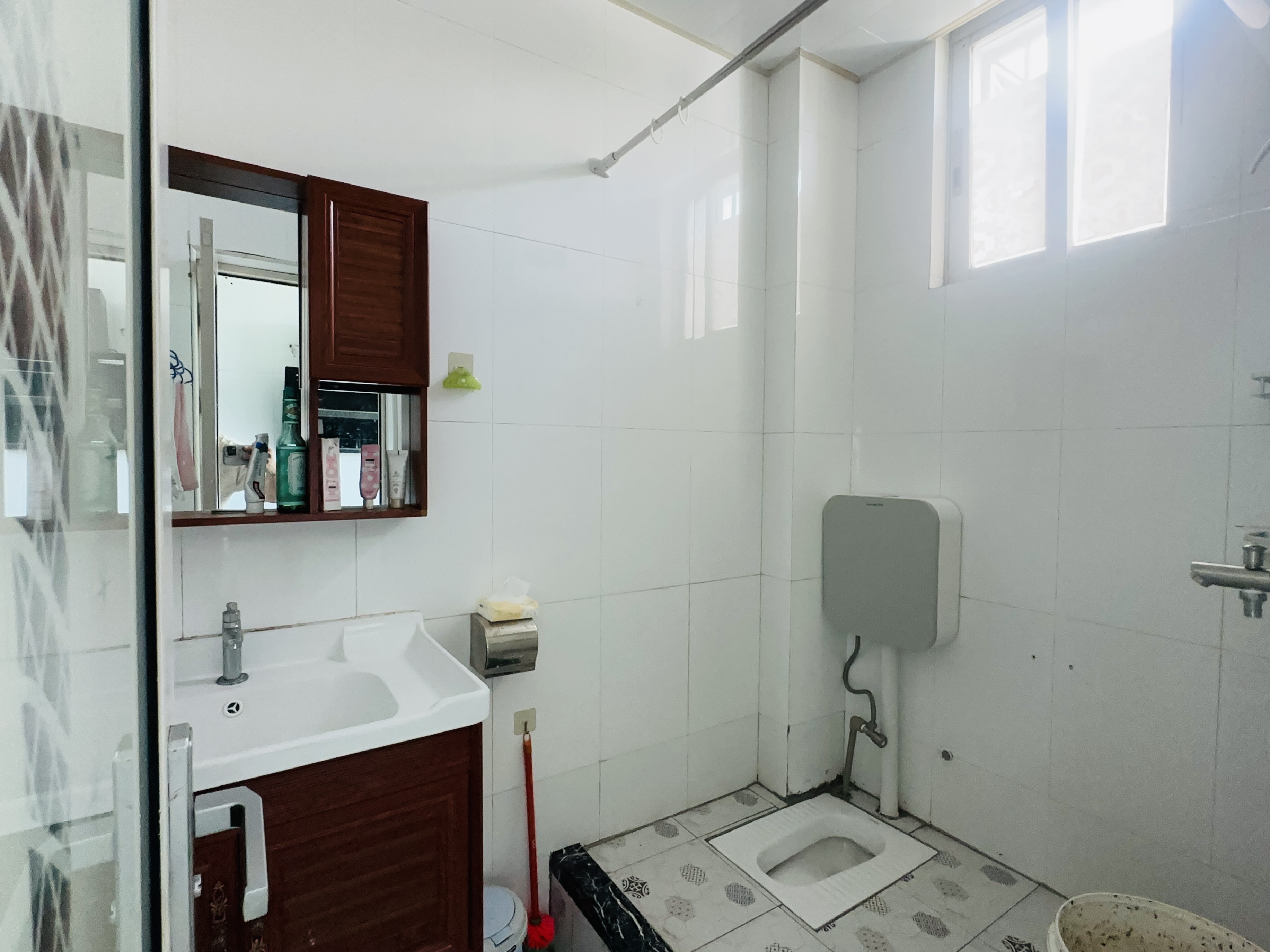 金楚小区  3室2厅1卫    85.0万 金楚小区  3室2厅1卫    85.0万客厅