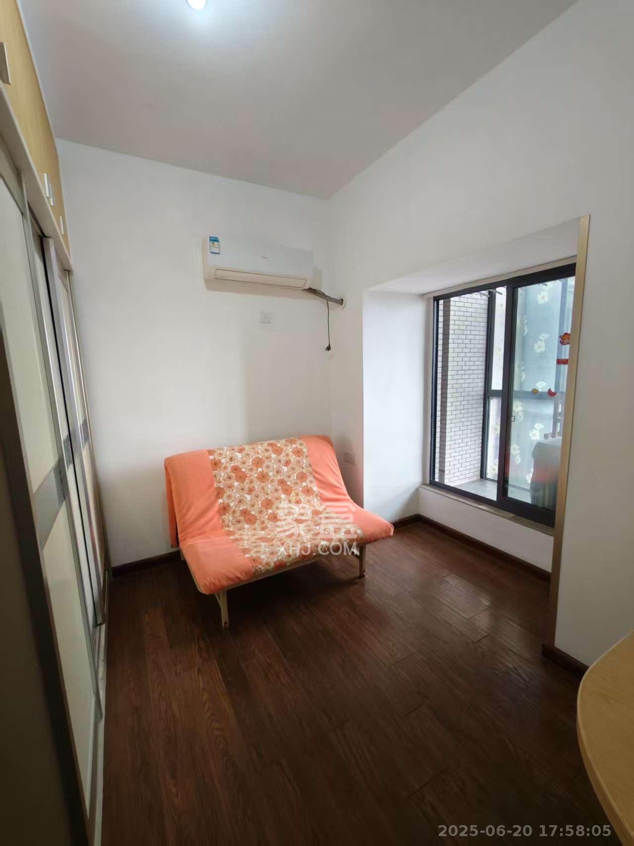 汀湘十里  3室2厅2卫    2300.0元/月室内图