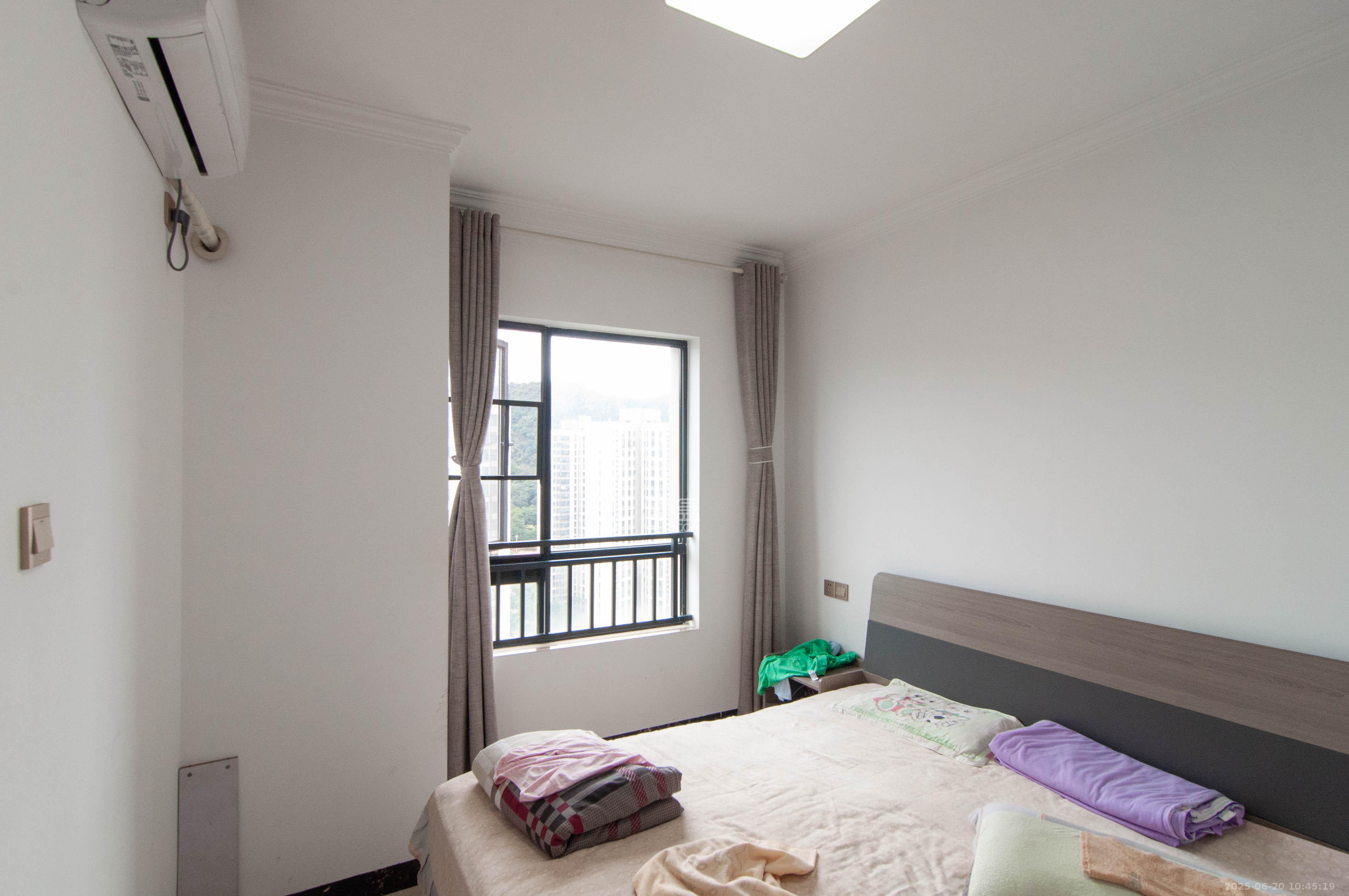 中海梅溪湖壹号 3室2厅1卫 130.0万 中海梅溪湖壹号 3室2厅1卫 130.0万其他