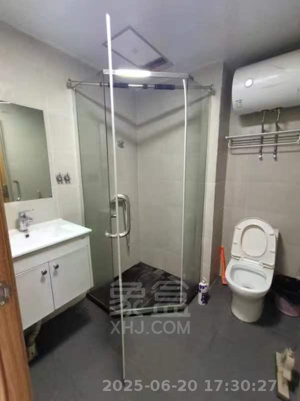 中泰财富湘江  1室1厅1卫    1300.0元/月 中泰财富湘江  1室1厅1卫    1300.0元/月室内图