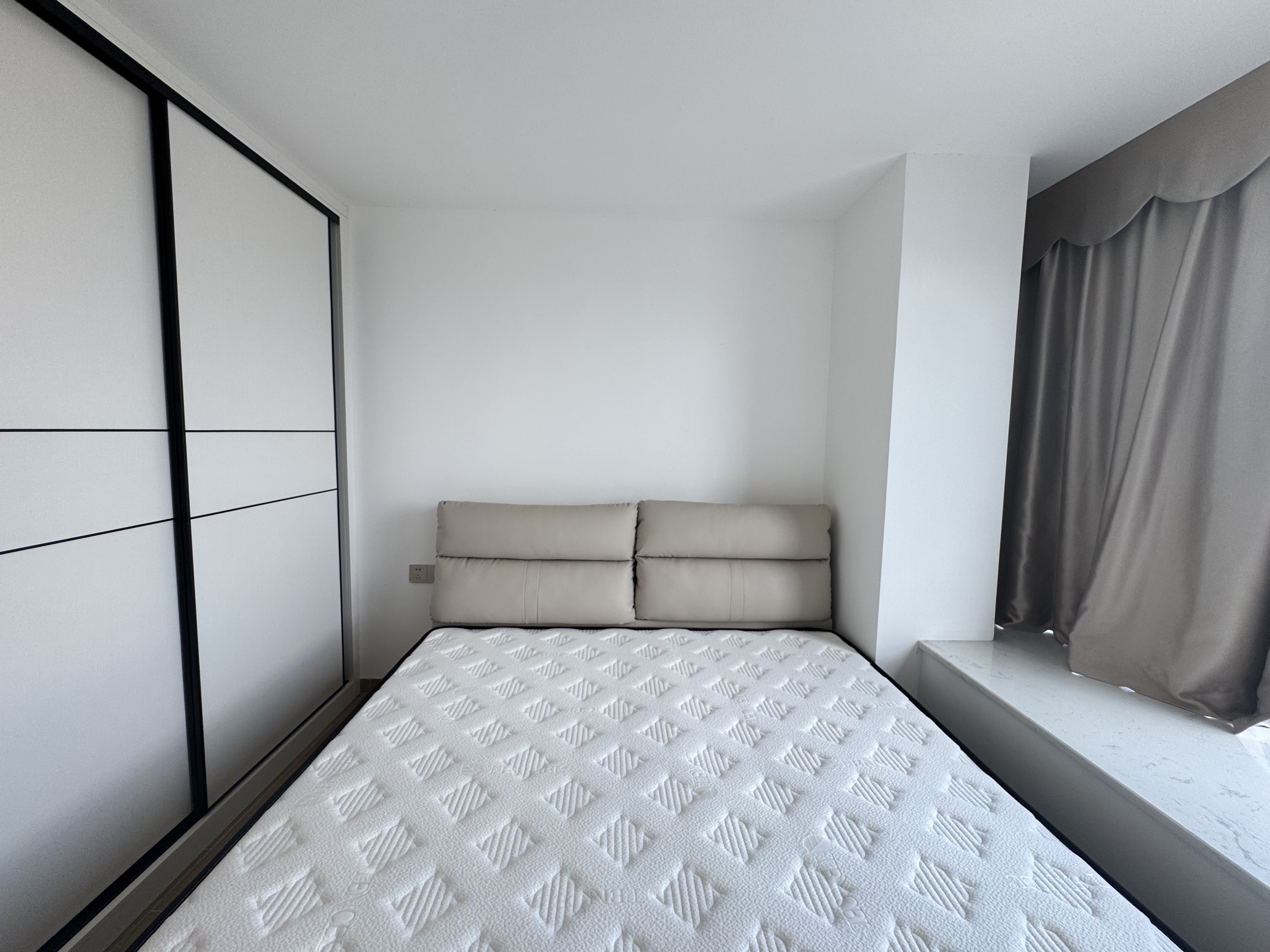 金龙城市广场二期 3室2厅2卫 4200.0元/月 金龙城市广场二期 3室2厅2卫 4200.0元/月室内图