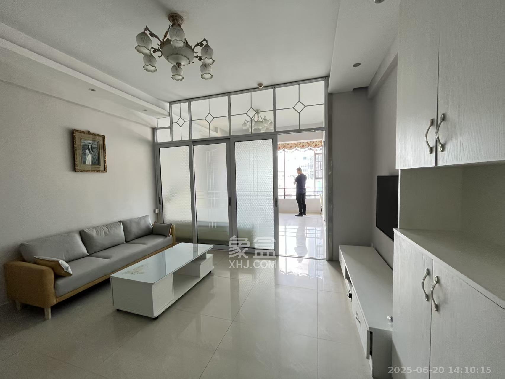 鸿飞大厦 1室1厅1卫 2500.0元/月 鸿飞大厦 1室1厅1卫 2500.0元/月室内图