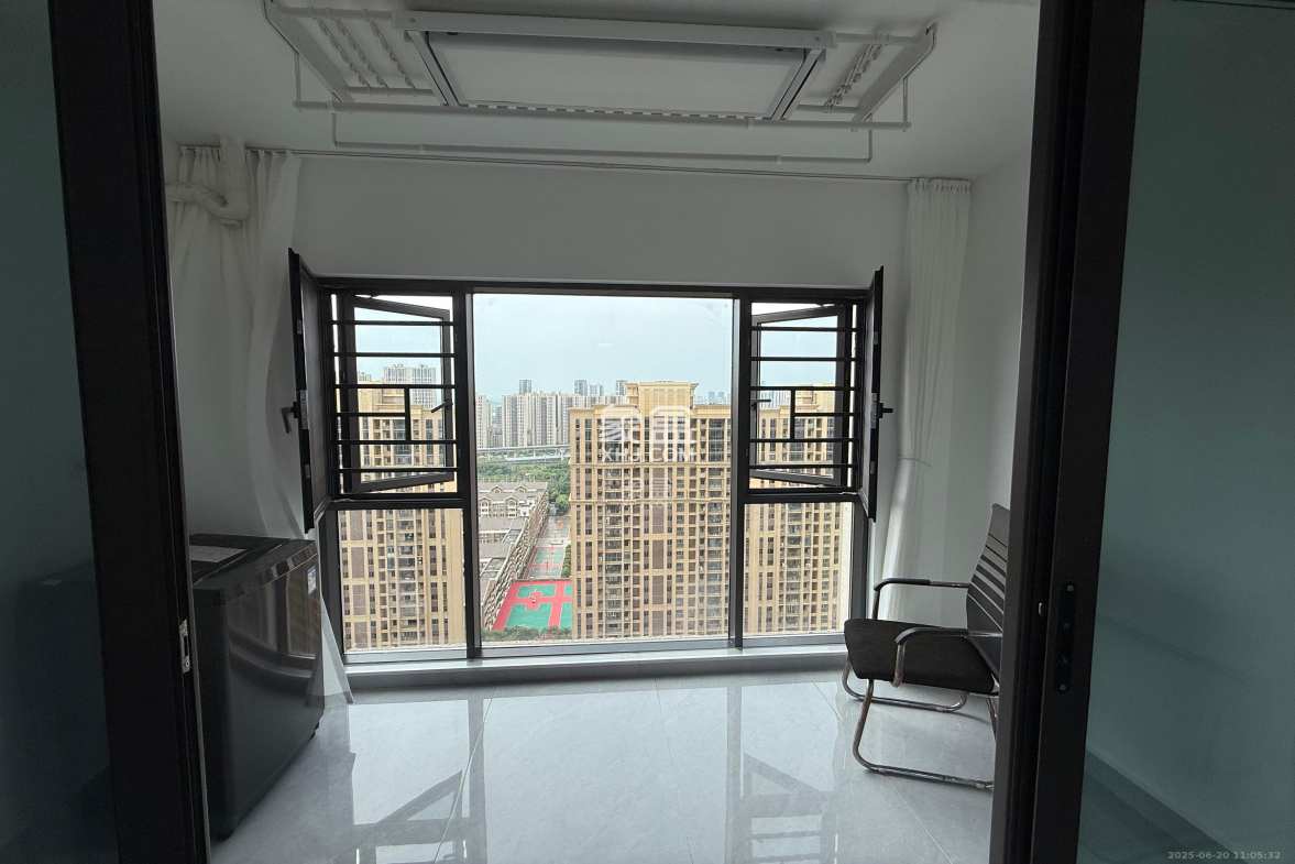 阳光城尚东湾凌云府  3室2厅2卫    2600.0元/月 阳光城尚东湾凌云府  3室2厅2卫    2600.0元/月室内图