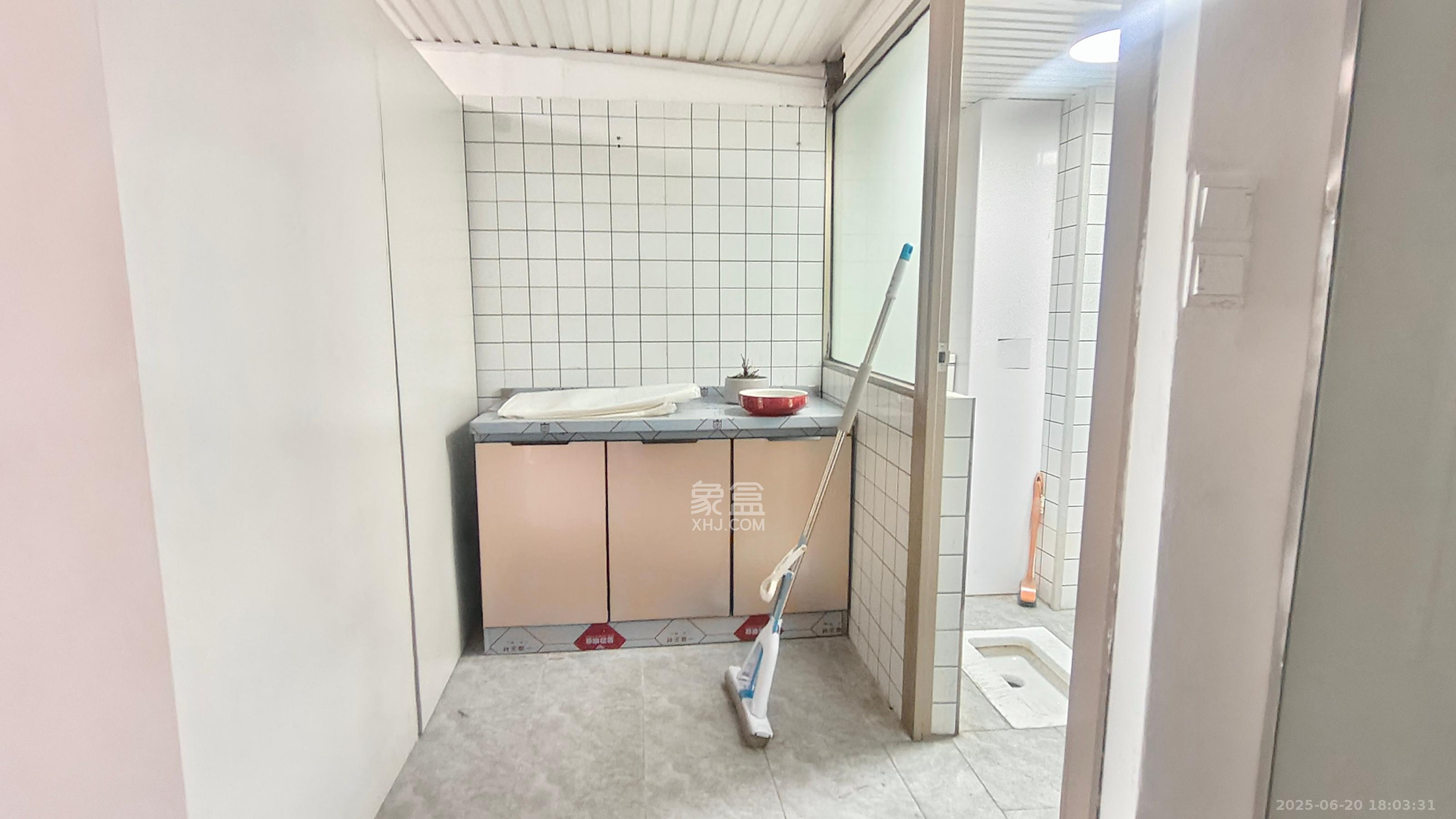 振业城三期  2室2厅1卫   2300.00元/月室内图