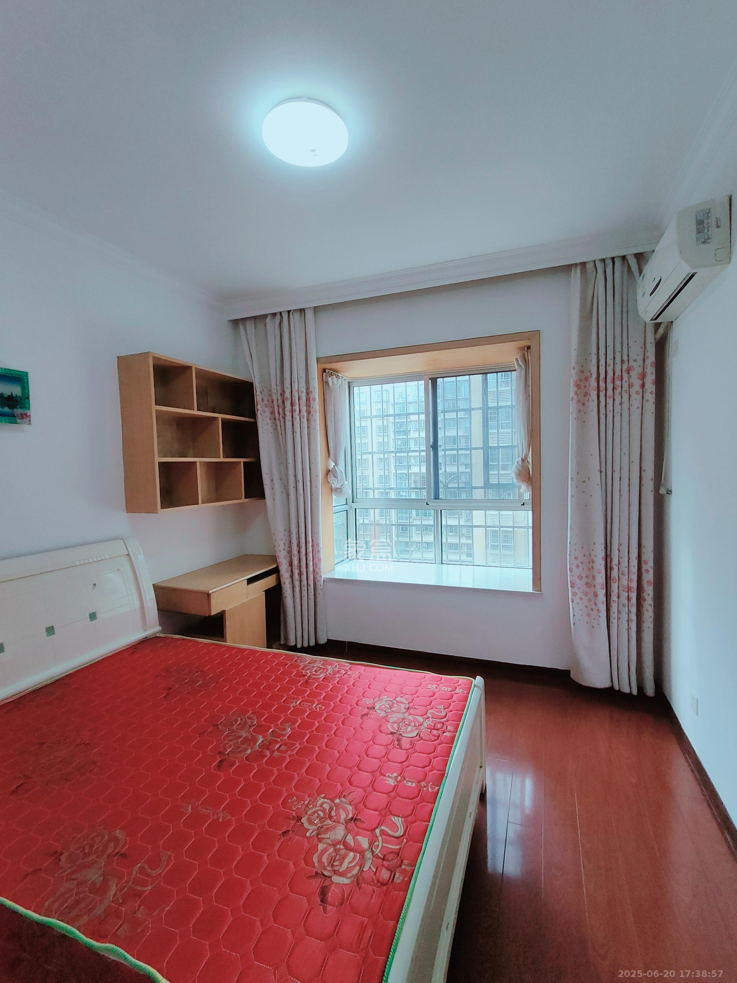 先锋新宇  3室2厅2卫   2300.00元/月室内图