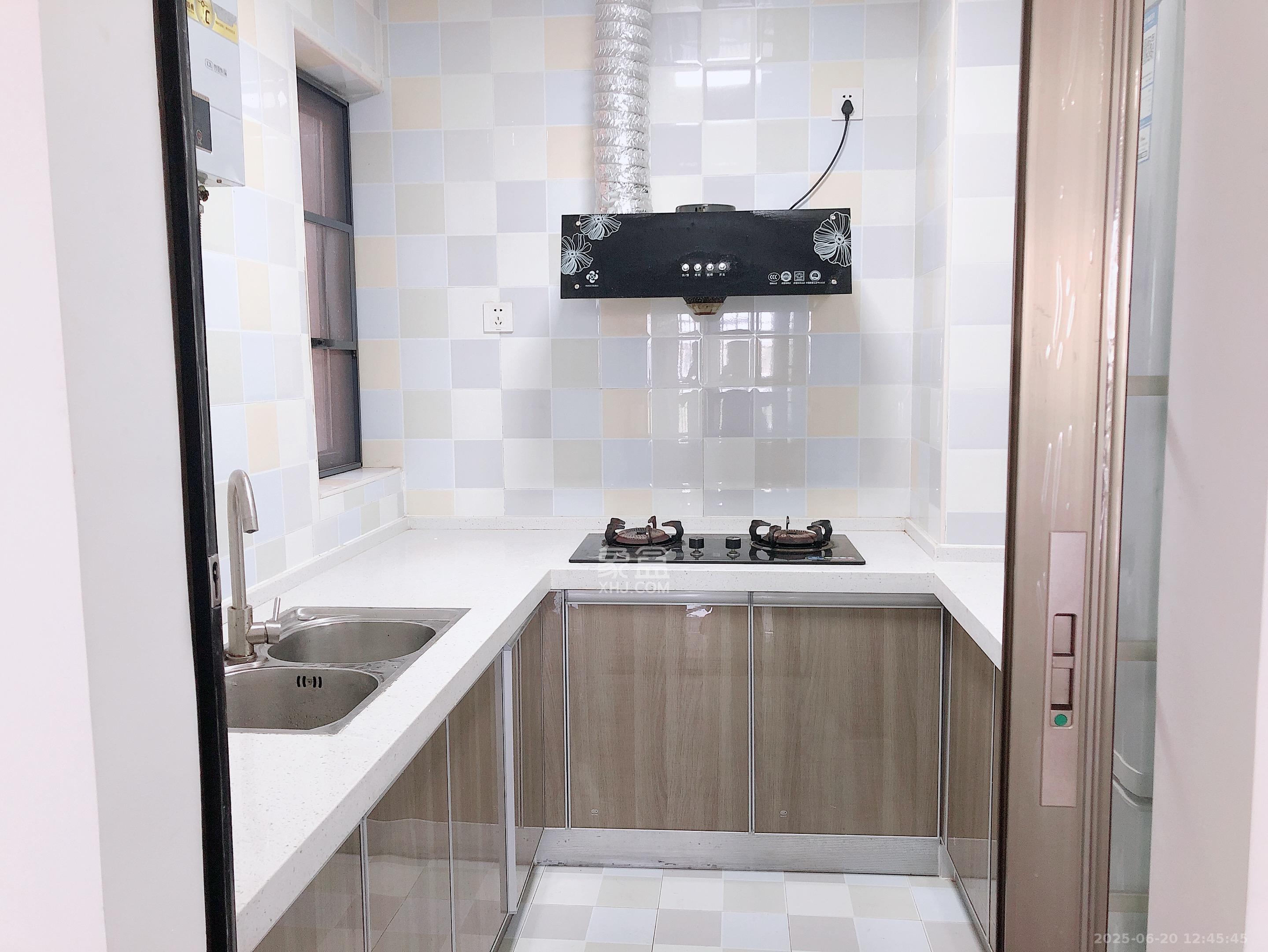 中建嘉和城  3室2厅1卫    2000.0元/月 中建嘉和城  3室2厅1卫    2000.0元/月室内图