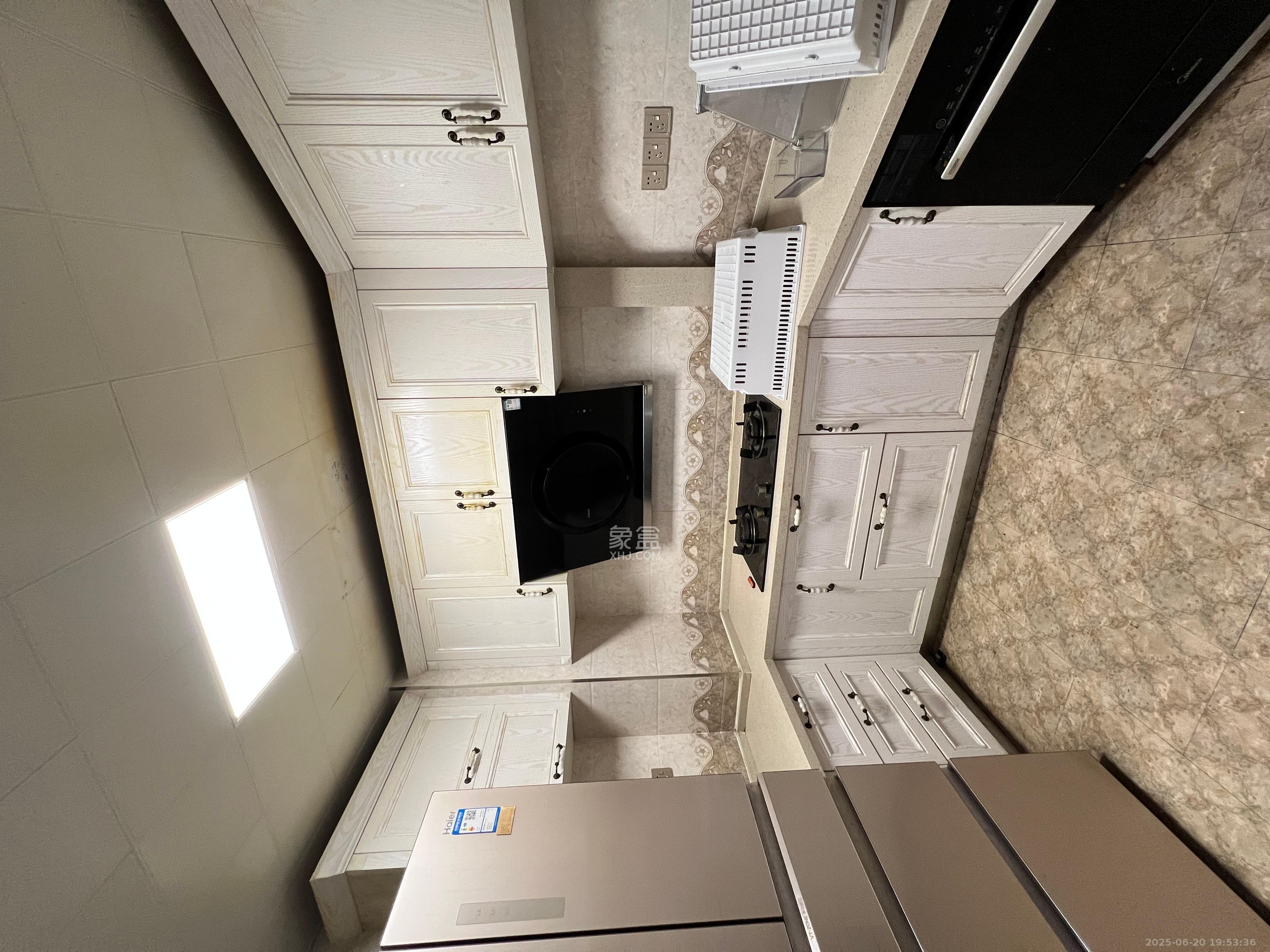 和泓梅溪四季 5室2厅2卫 4500.0元/月 和泓梅溪四季 5室2厅2卫 4500.0元/月室内图