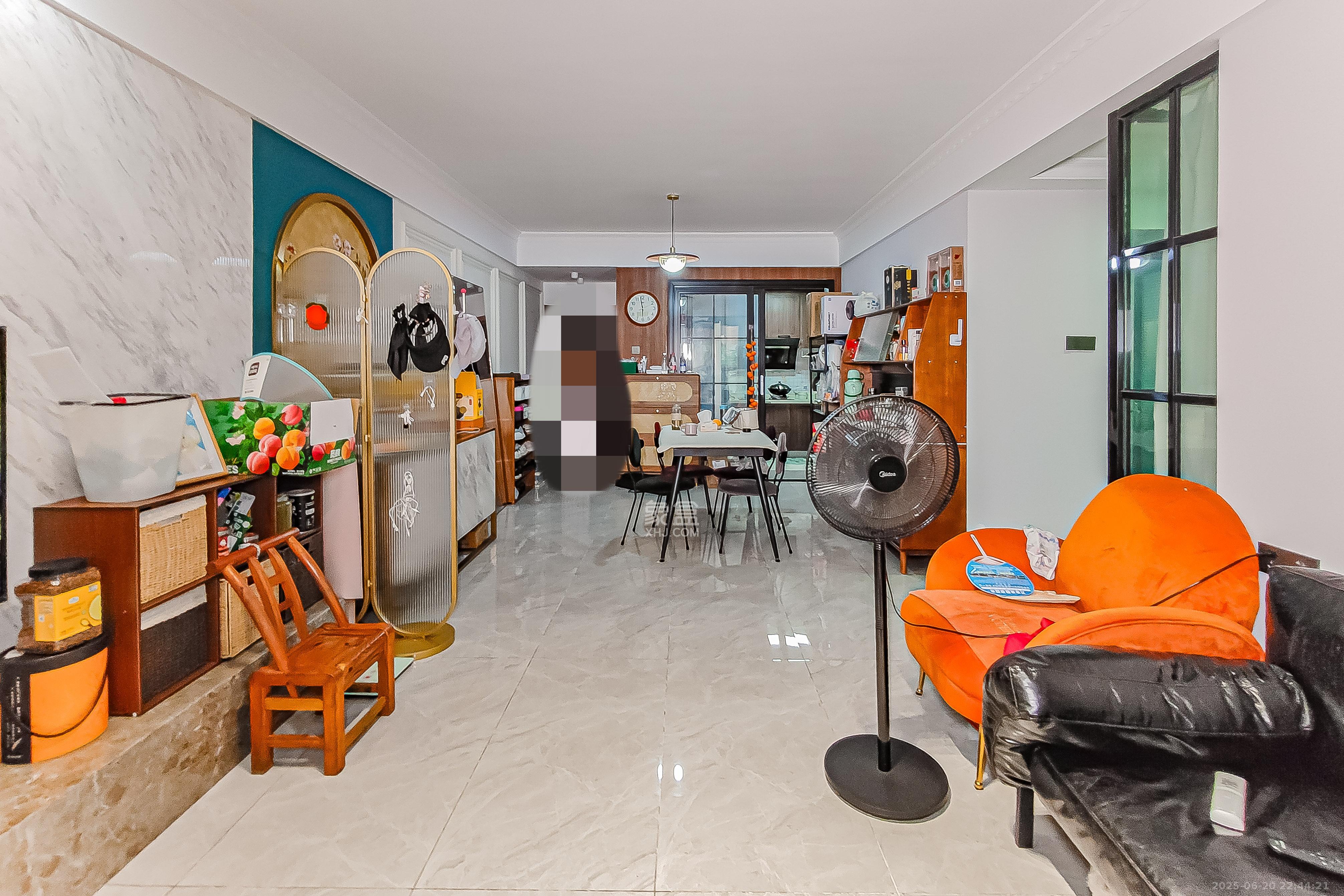 未来漫城 3室2厅2卫 80.0万 未来漫城 3室2厅2卫 80.0万客厅