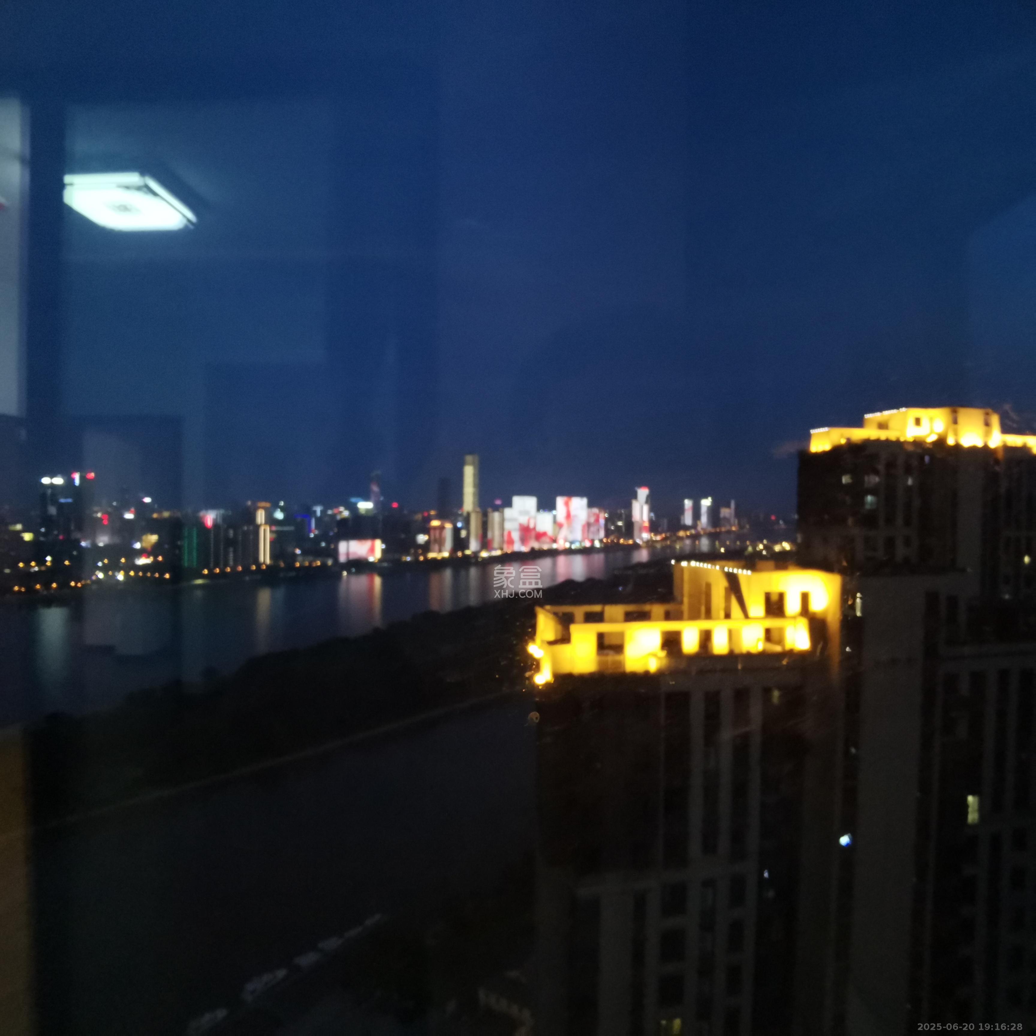 保利西海岸A区  4室2厅2卫    4800.0元/月