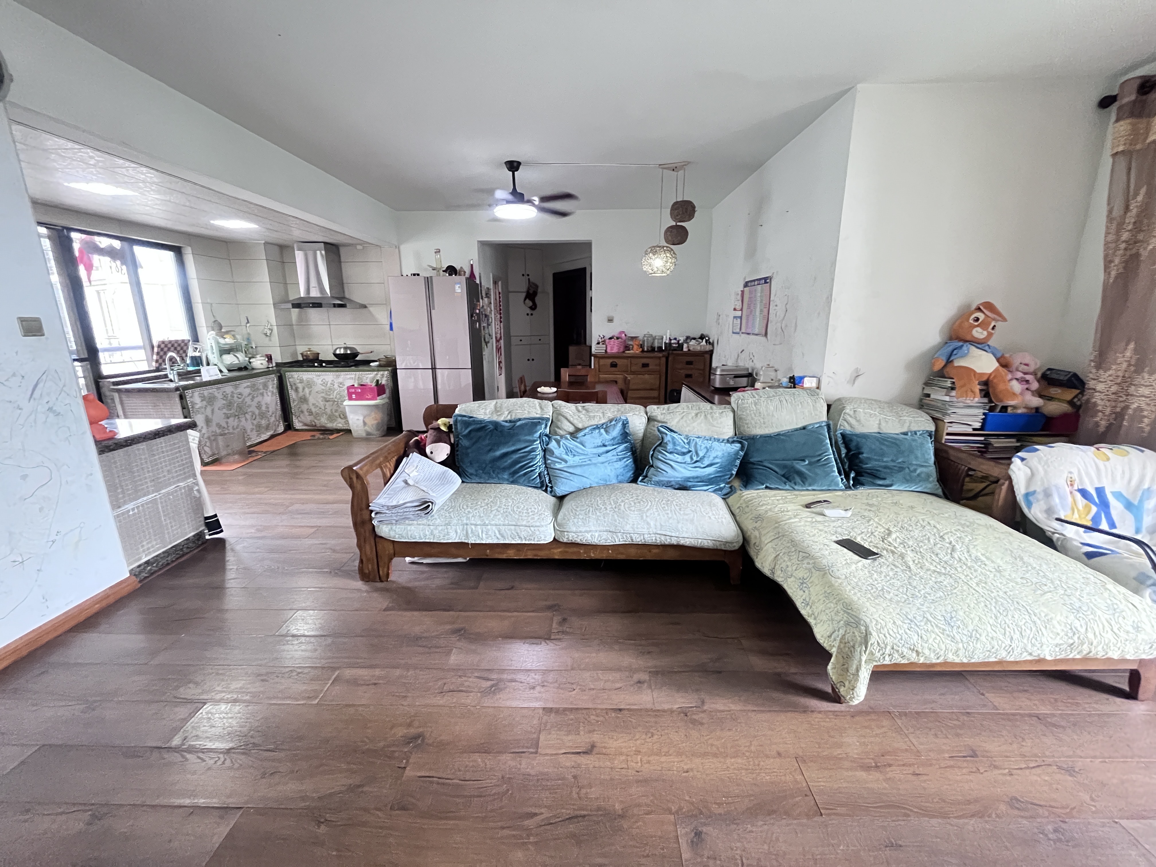 棕榈公寓 3室2厅2卫 176.0万 棕榈公寓 3室2厅2卫 176.0万客厅