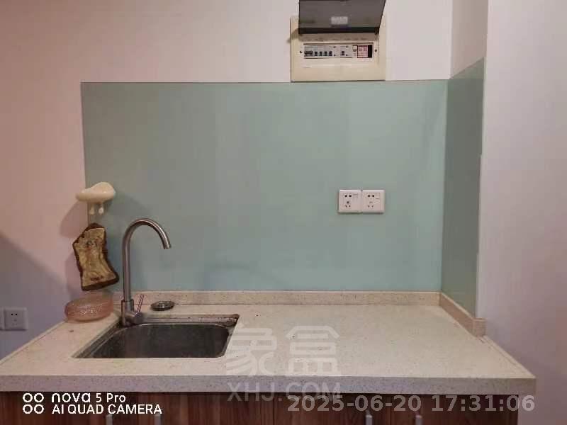 中泰财富湘江  1室1厅1卫    1300.0元/月 中泰财富湘江  1室1厅1卫    1300.0元/月室内图