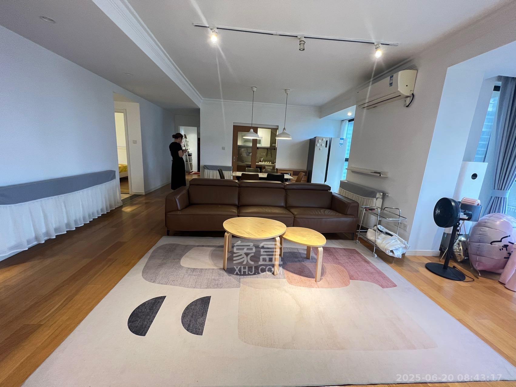 保利麓谷林语E区 1室2厅2卫 4500.0元/月 保利麓谷林语E区 1室2厅2卫 4500.0元/月室内图