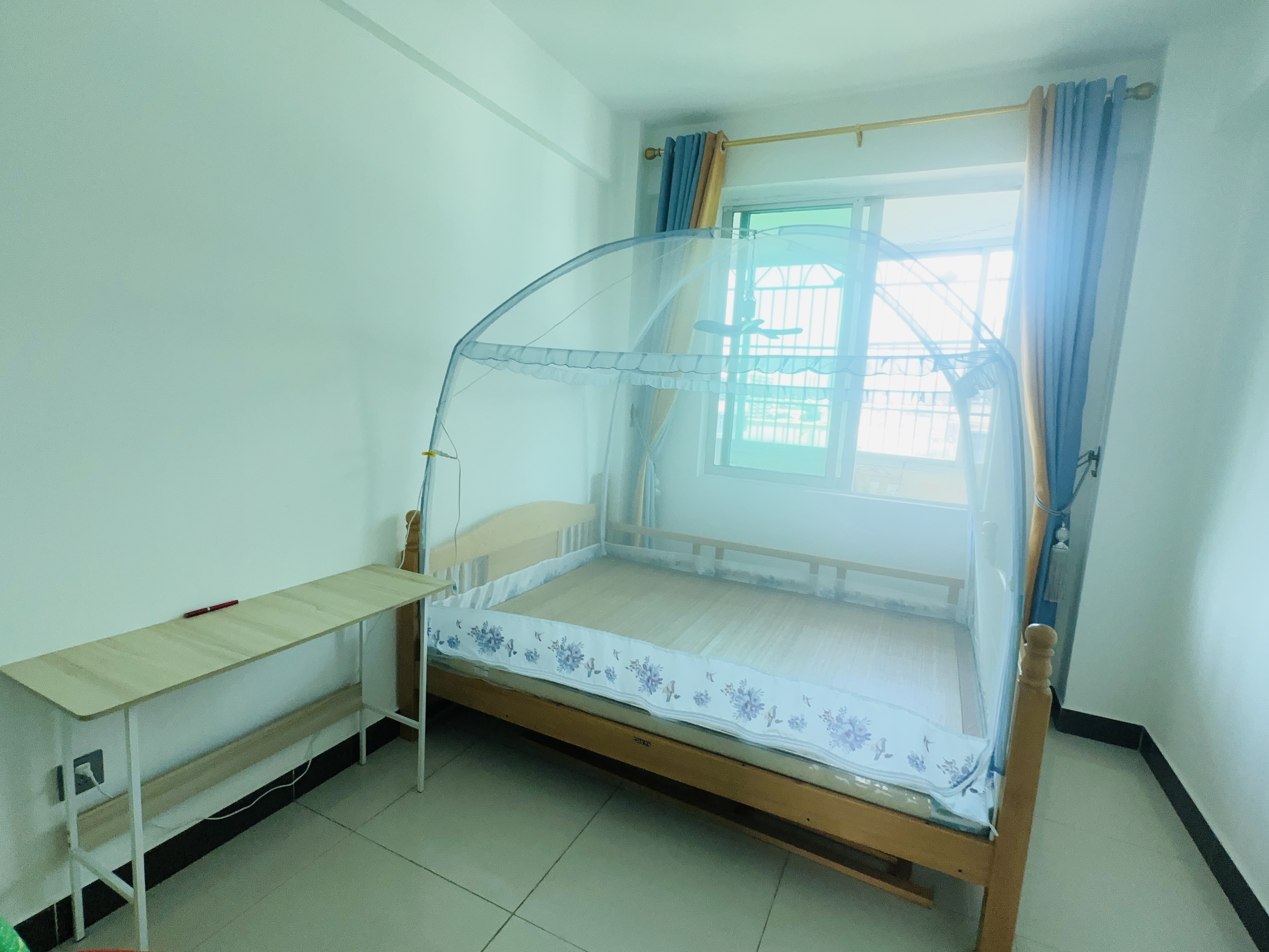 金楚小区  3室2厅1卫    85.0万 金楚小区  3室2厅1卫    85.0万客厅