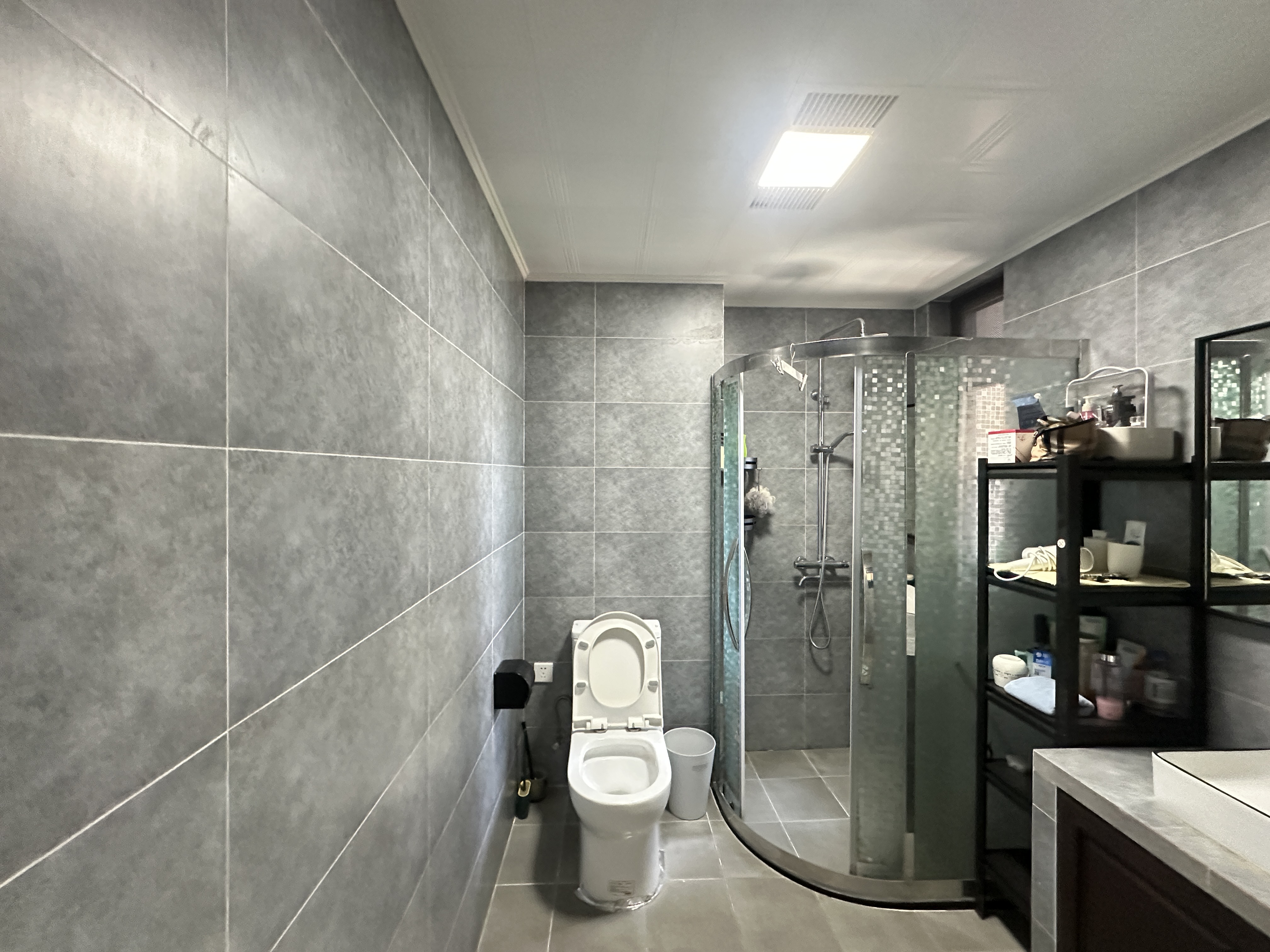 海航豪庭北苑 4室2厅3卫 440.0万 海航豪庭北苑 4室2厅3卫 440.0万客厅