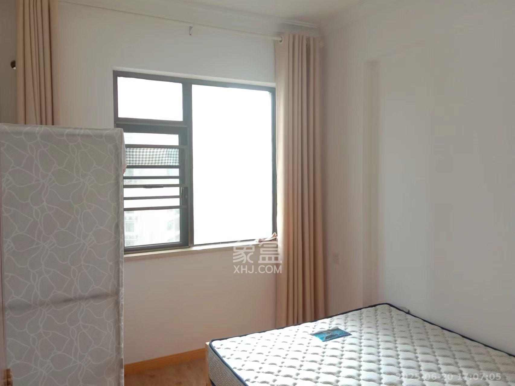 江山帝景哈佛  3室2厅1卫    2200.0元/月 江山帝景哈佛  3室2厅1卫    2200.0元/月室内图