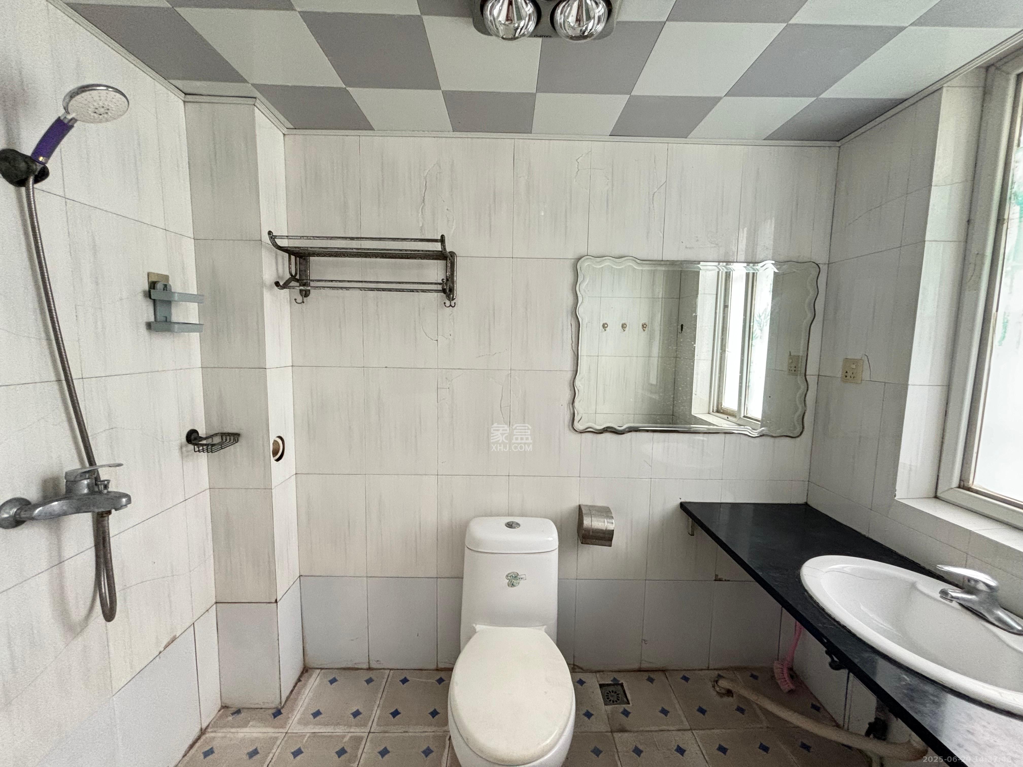 都市春天 3室2厅2卫 2600.0元/月 都市春天 3室2厅2卫 2600.0元/月室内图