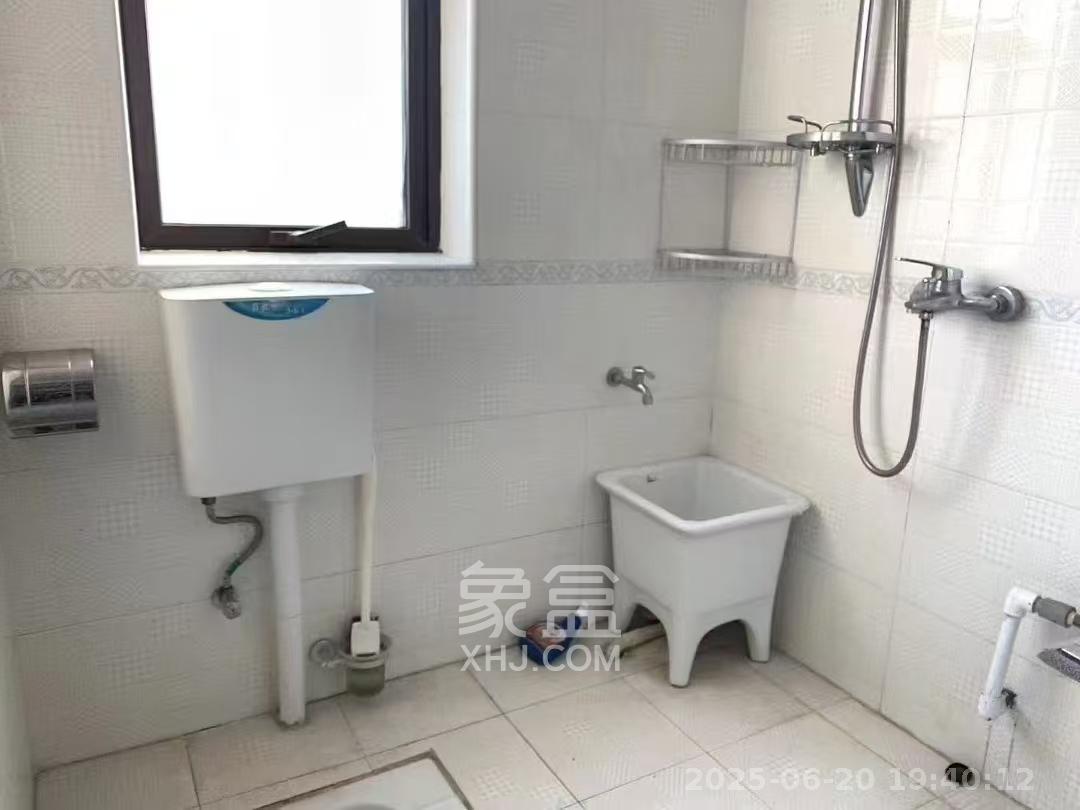达美D6区  1室1厅1卫   1400.00元/月室内图