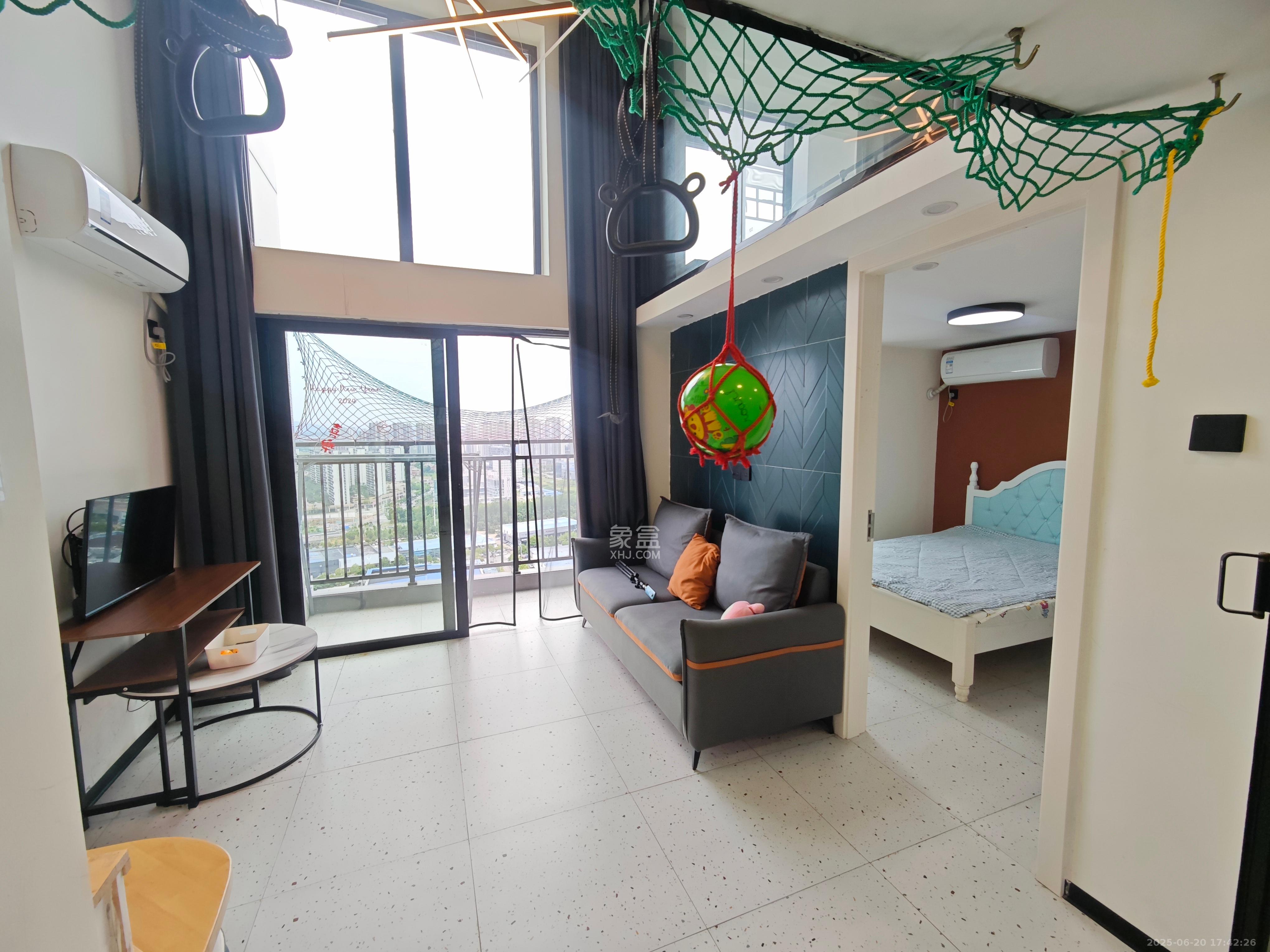 万科金色梦想B区 4室2厅2卫 2800.0元/月 万科金色梦想B区 4室2厅2卫 2800.0元/月室内图