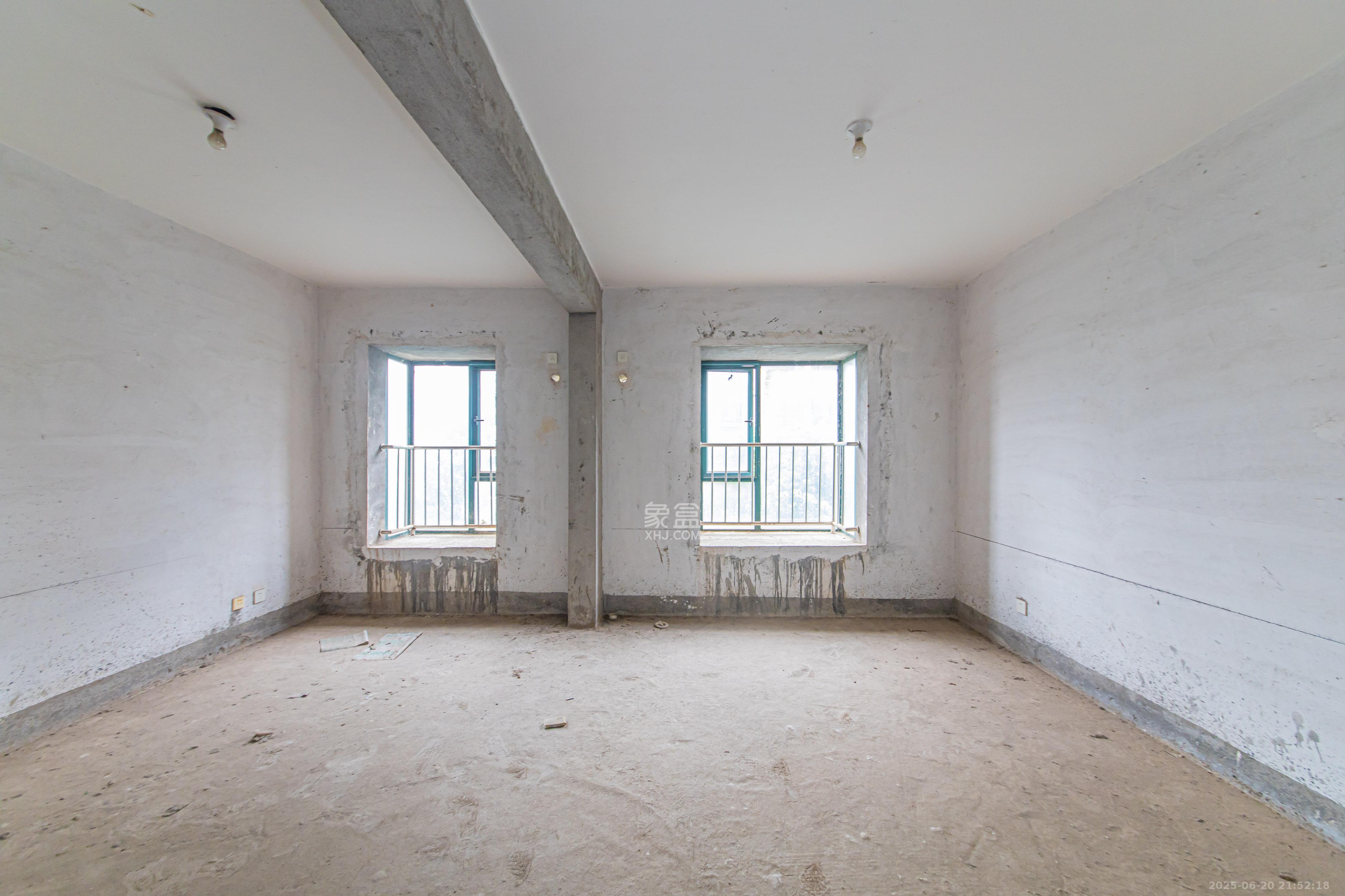 银桂苑  4室2厅2卫    120.0万卧室