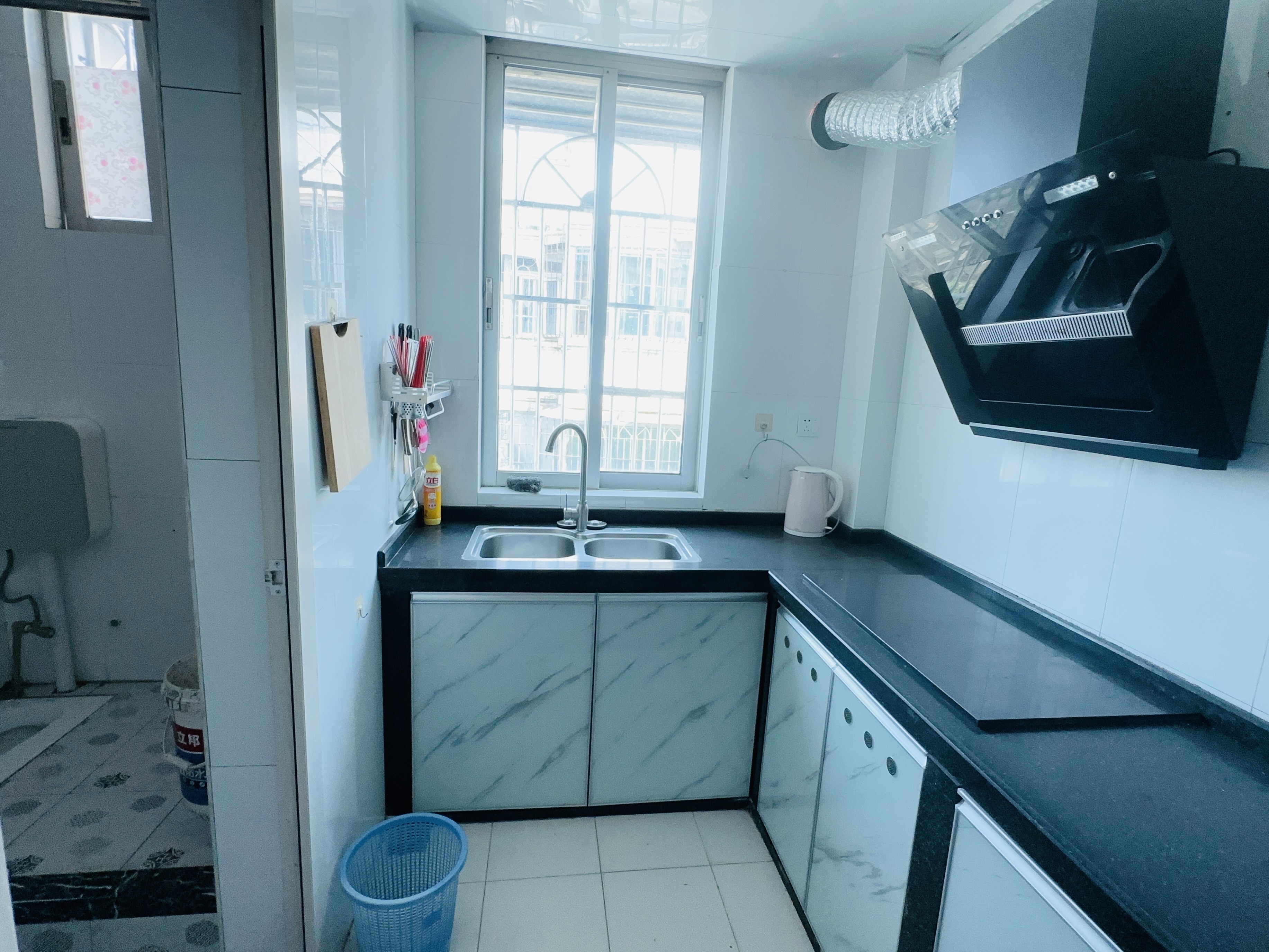 金楚小区  3室2厅1卫    85.0万 金楚小区  3室2厅1卫    85.0万客厅