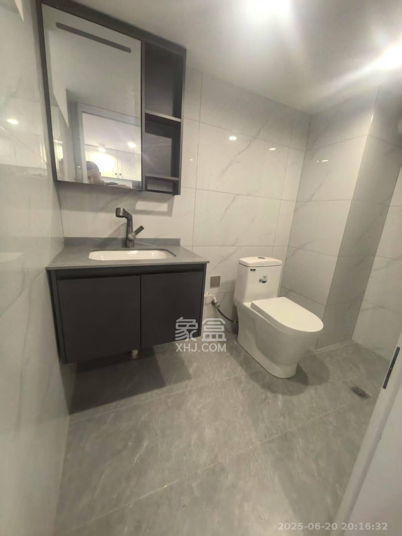 敬天广场 1室1厅1卫 2600.0元/月 敬天广场 1室1厅1卫 2600.0元/月室内图