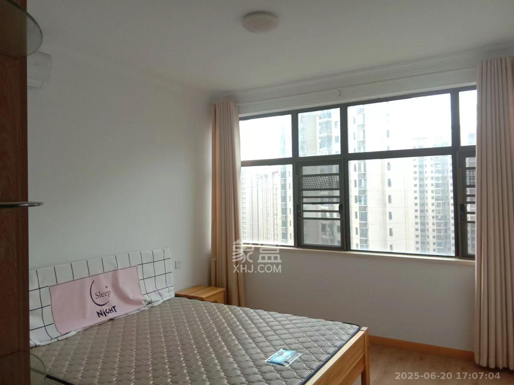 江山帝景哈佛  3室2厅1卫    2200.0元/月 江山帝景哈佛  3室2厅1卫    2200.0元/月室内图