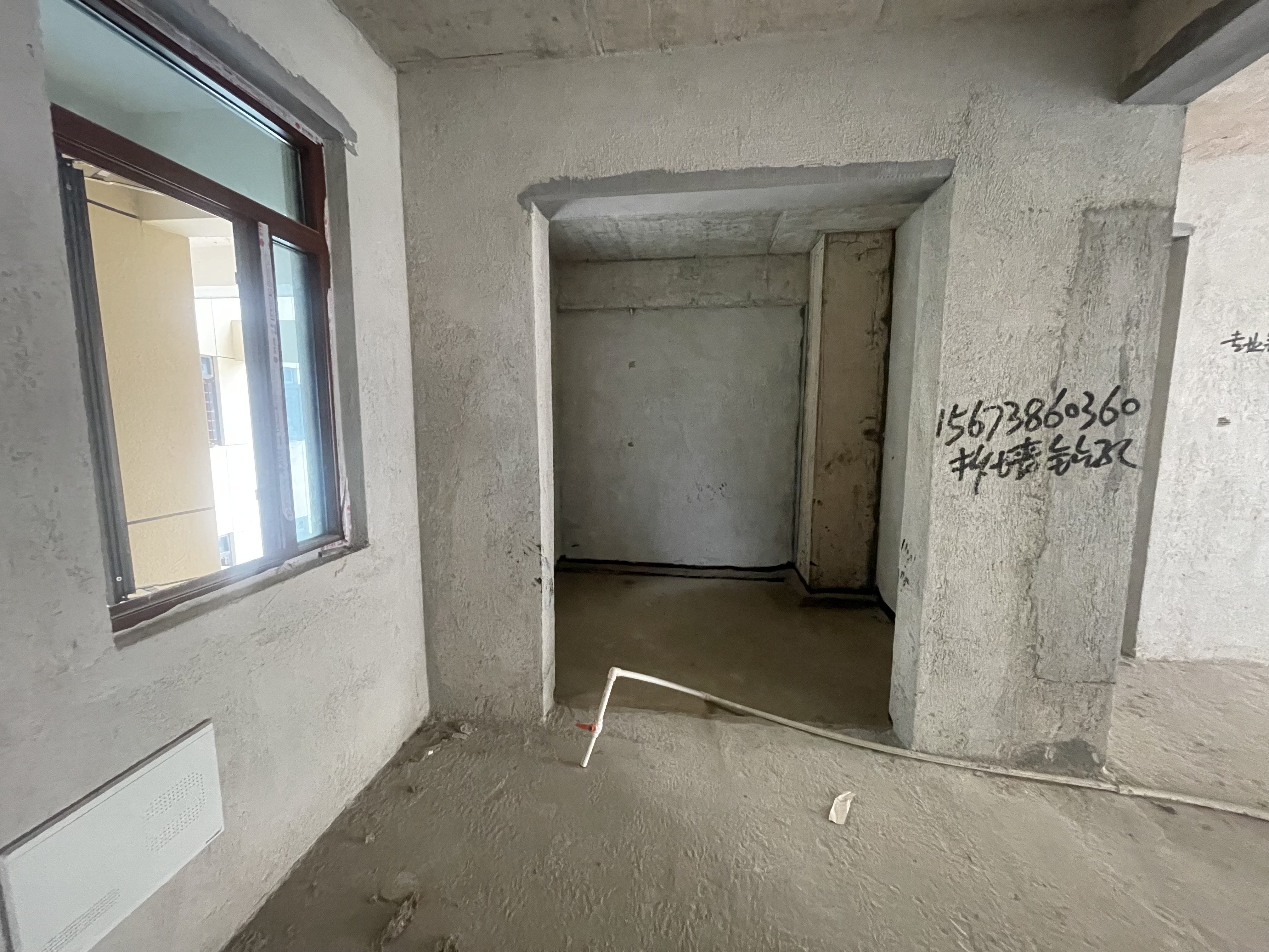 石化大院 3室2厅2卫 65.8万 石化大院 3室2厅2卫 65.8万客厅